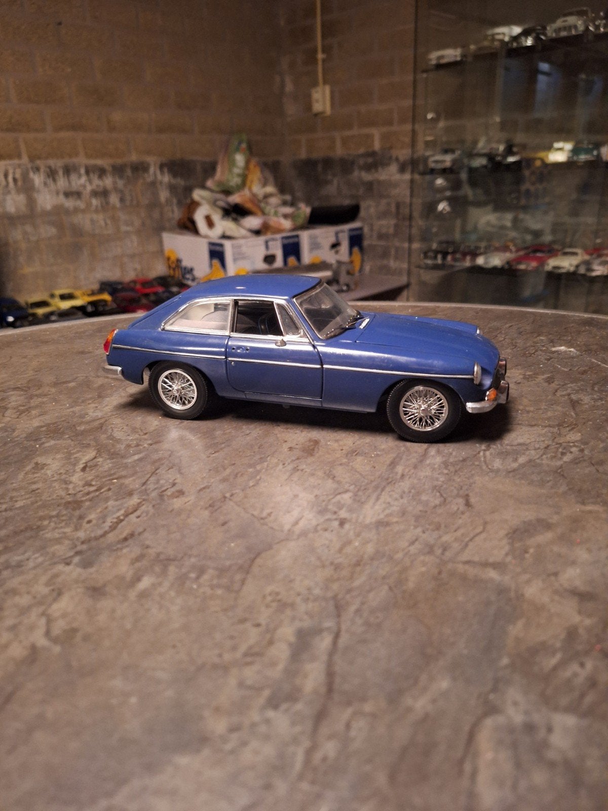 GT, blauw 1:18

Modelauto 1:18 auto MGB GT merk Revell

Leuk, Ophalen, Auto, ., Revell