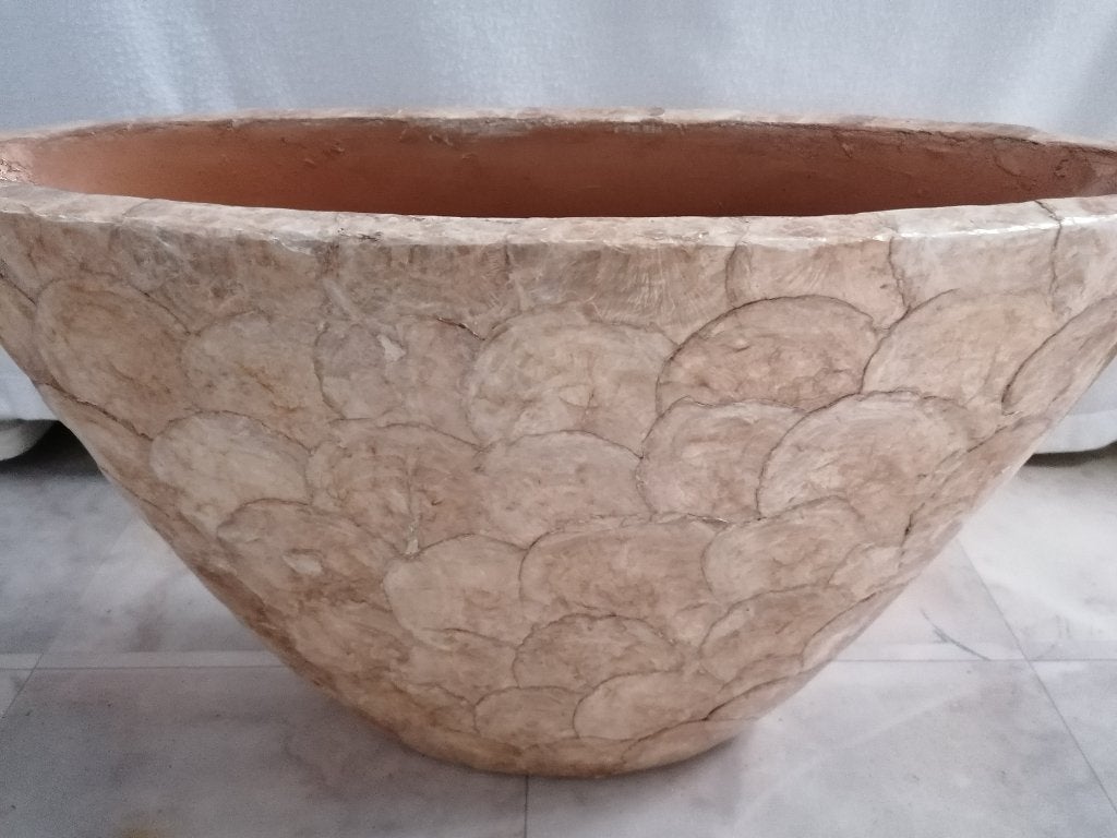 Grote ovale schelpen pot Erik Kuster Stijl, Overige materialen, Binnen, Zo goed als nieuw, Minder dan 40 cm