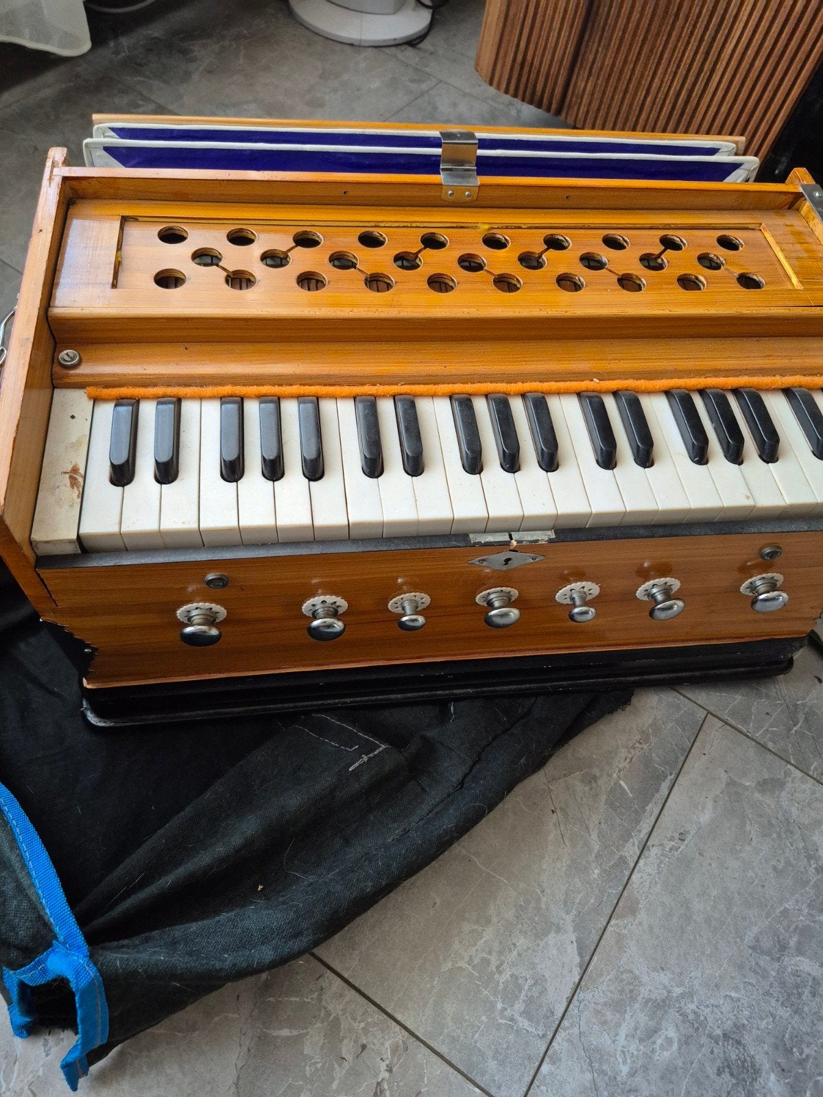 Harmonium, Ophalen, 1 klavier, Harmonium
