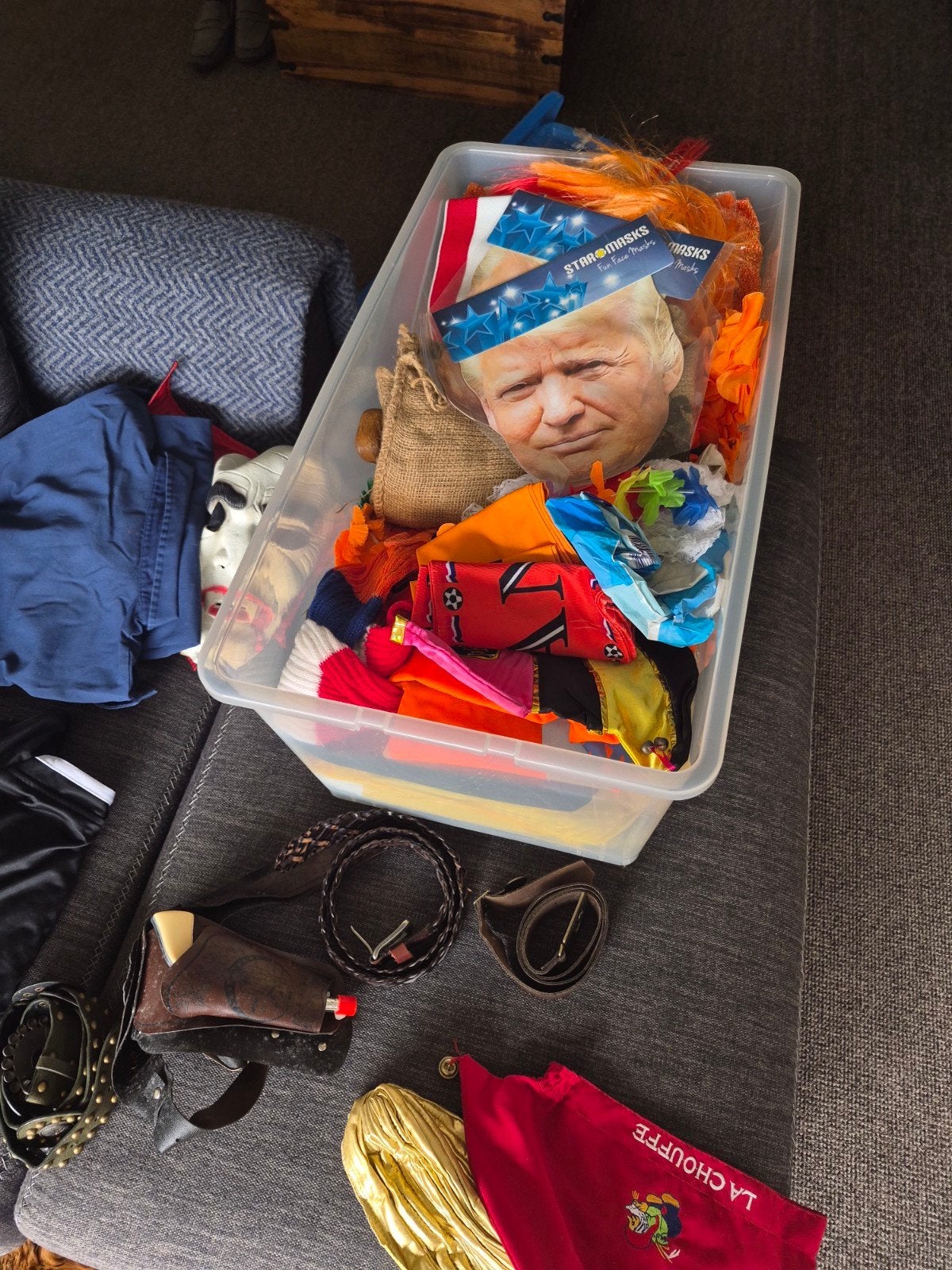 Verkleedkleding en accessoires - Diverse item INCL Bakken, Ophalen, Gebruikt, Overige typen