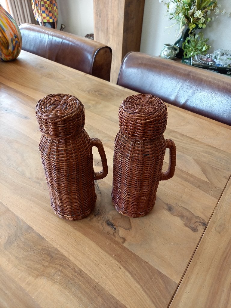 2 rotan thermokannen., Huis en Inrichting, Keuken | Keukenbenodigdheden, Ophalen, Overige typen, Natuurlijk materiaal, Zo goed als nieuw