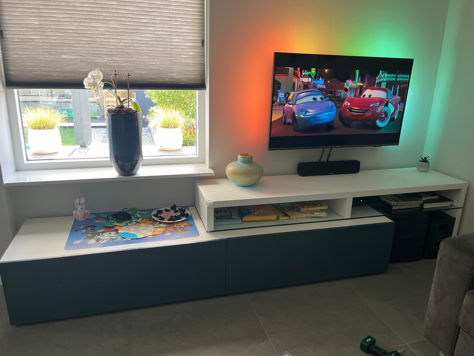 Modern tv‑meubel met veel opbergruimte – wit & donkerblauw, Ophalen, Overige materialen, Gebruikt, 200 cm of meer