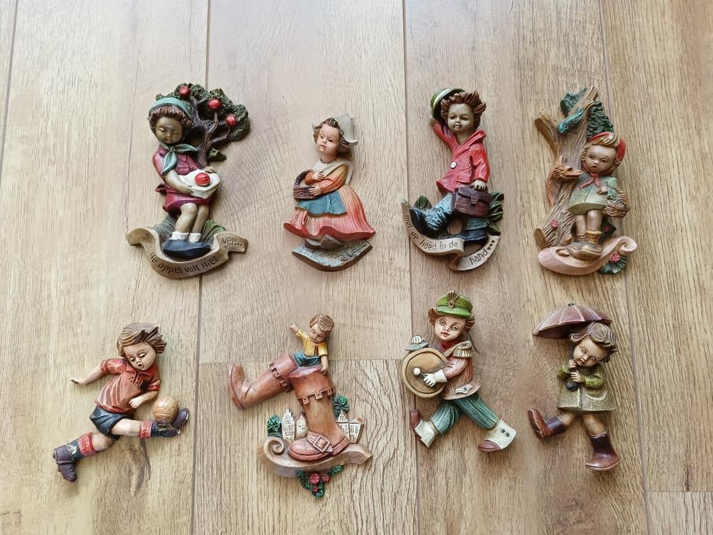 Partij 8x Vintage 3D Wandbordjes - Hummel-stijl (o.a. Eigly), Verzamelen, Beelden en Beeldjes, Gebruikt, Hummel, Ophalen of Verzenden