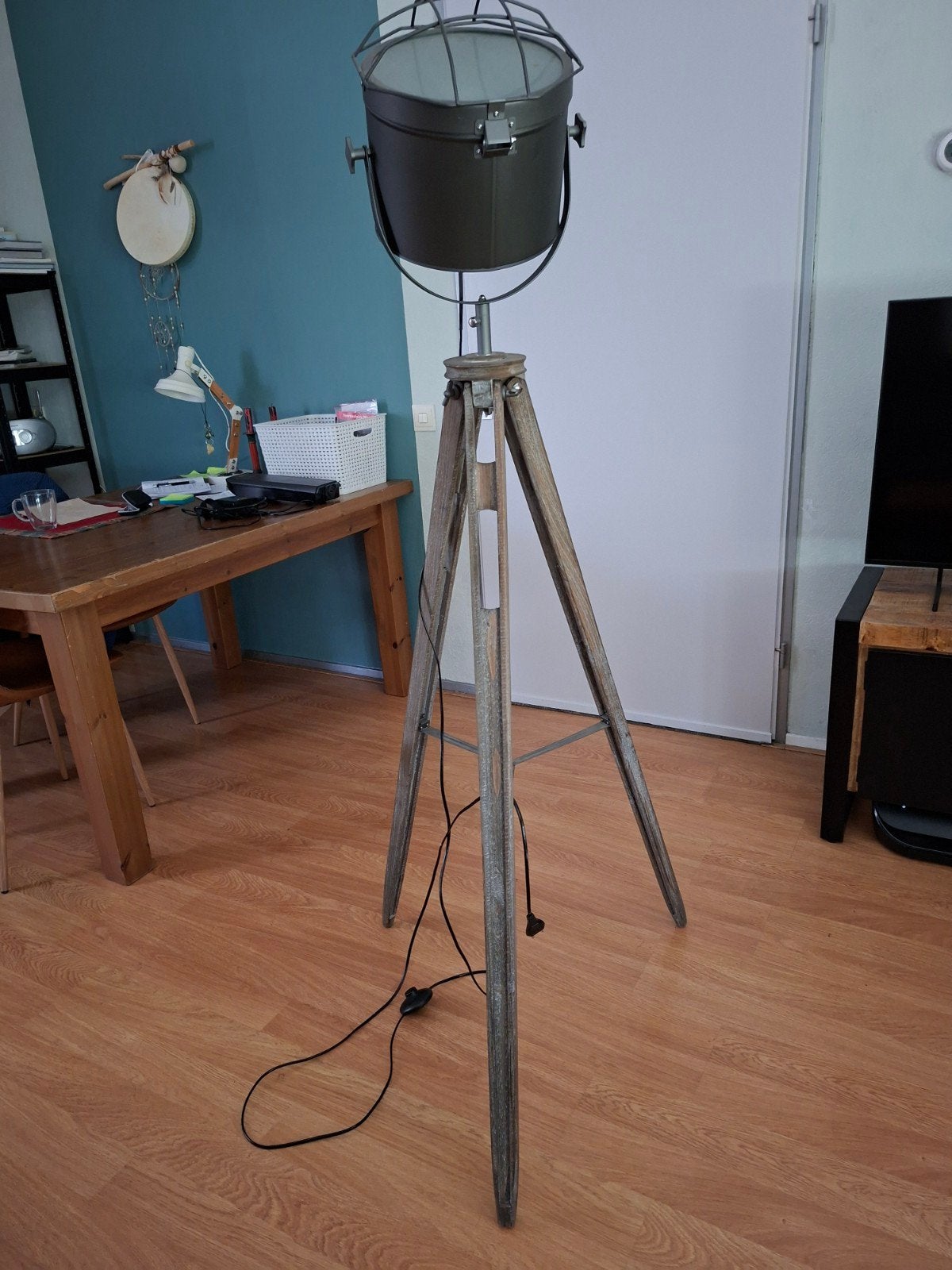 Industriële Vloerlamp met Houten Statief - Zo goed als nieuw, Ophalen, E27 (groot), Zo goed als nieuw, Hout