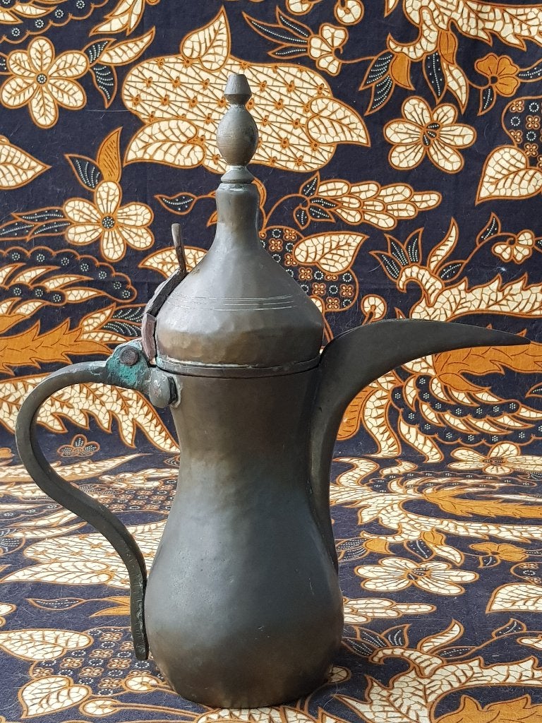 Mooie antieke Oosterse koffiepot of dallah van koper 30 cm., Ophalen of Verzenden, Koper