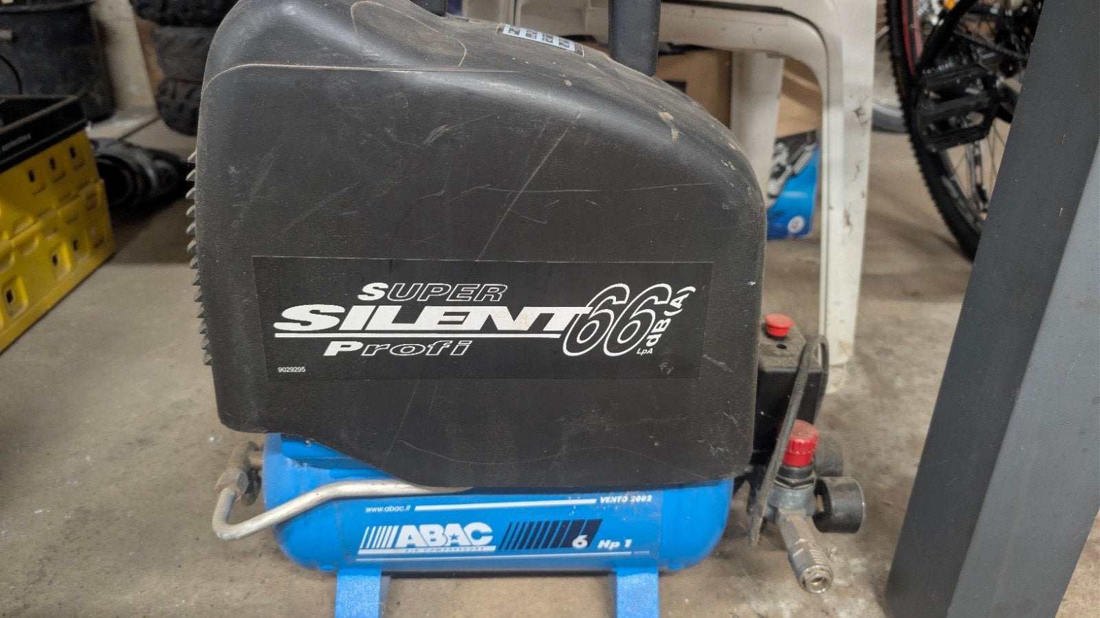 ABAC Super Silent Profi Compressor, Doe-het-zelf en Verbouw, Minder dan 25 liter, Ophalen of Verzenden, Gebruikt, Minder dan 200 liter/min