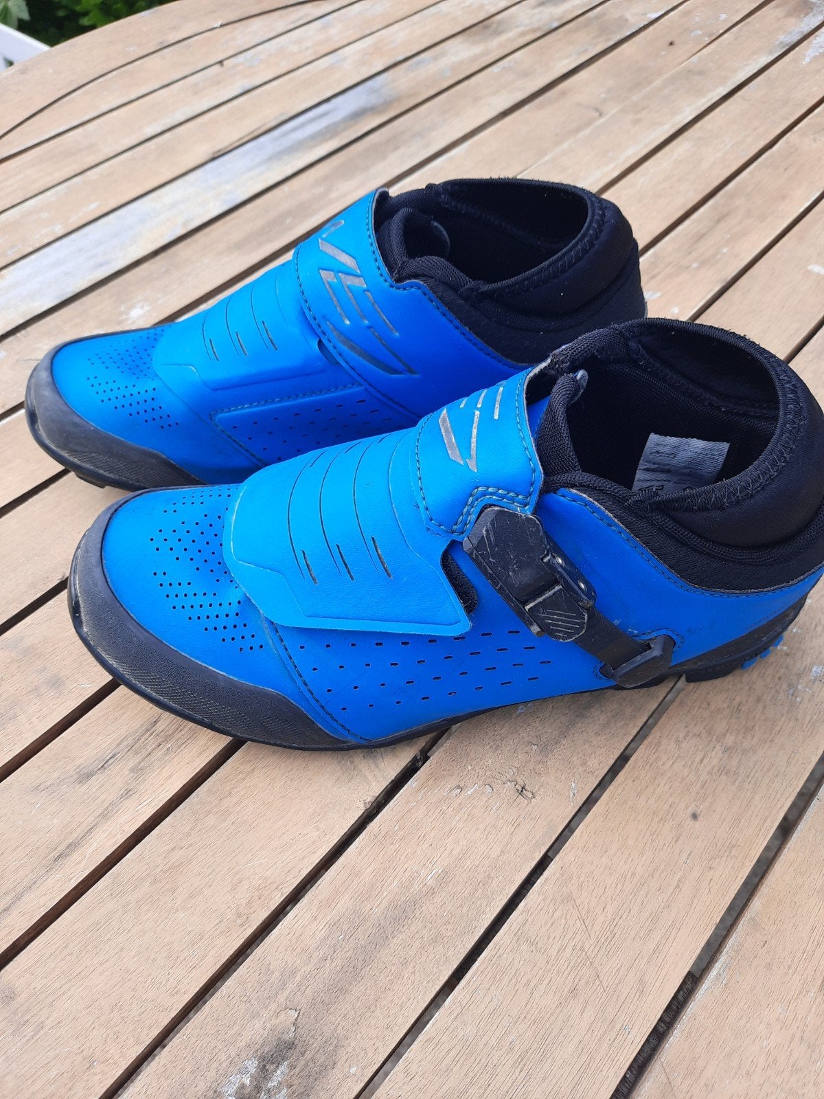 Shimano mountainbike schoenen maat 40, Fietsen en Brommers, Fietsaccessoires | Fietskleding, Ophalen of Verzenden, Zo goed als nieuw