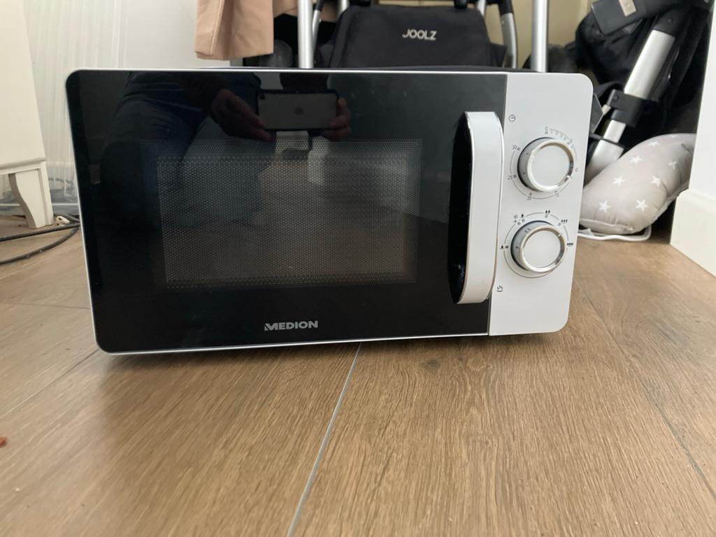 Medion Magnetron 700W 17L - Compact en Efficiënt, Ophalen, Minder dan 45 cm, Nieuw, Magnetron