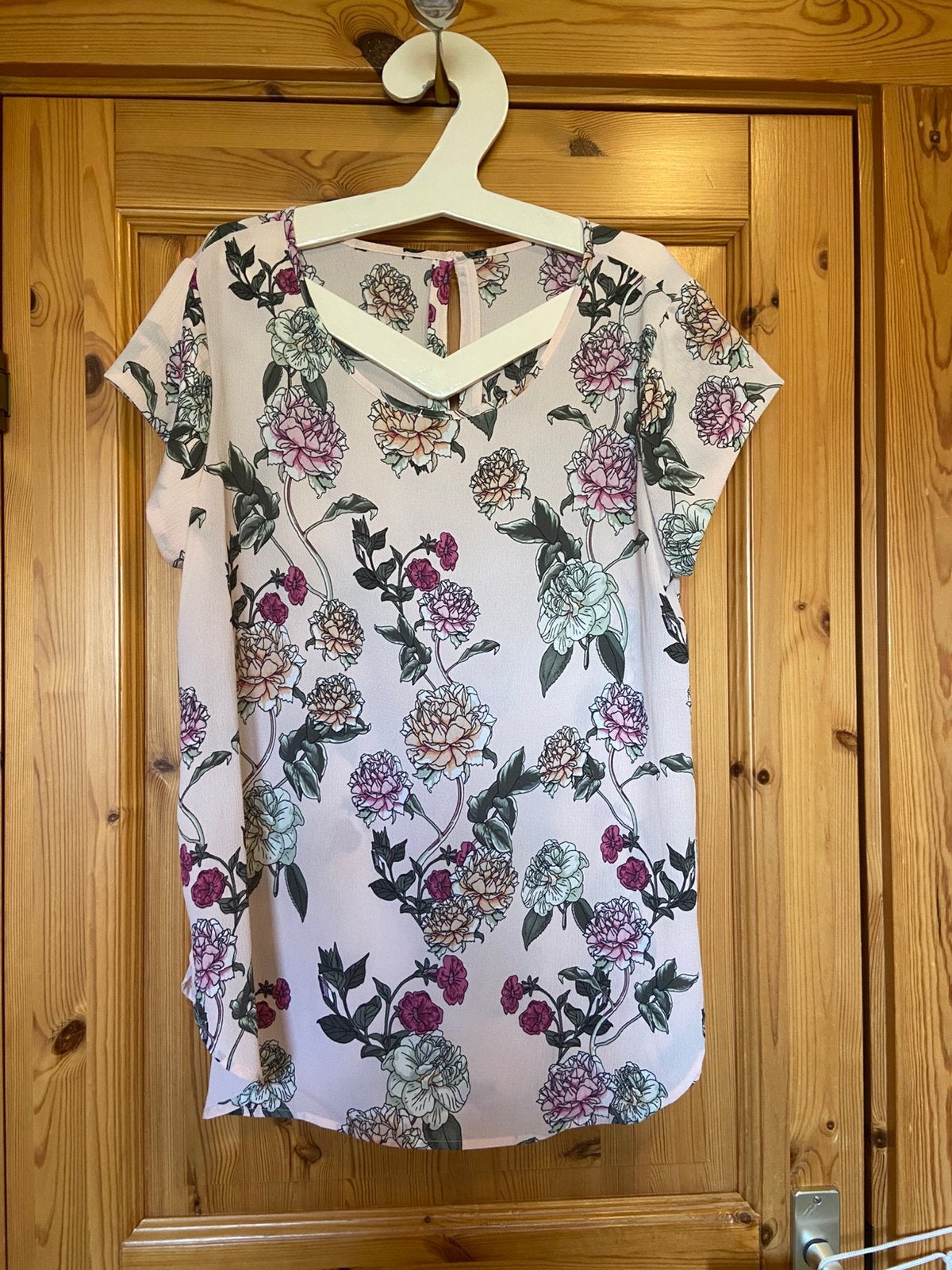 Top beige bloemen oto 58 lengte 75, Kleding | Dames, Beige, Maat 46/48 (XL) of groter, Ophalen of Verzenden, Zo goed als nieuw