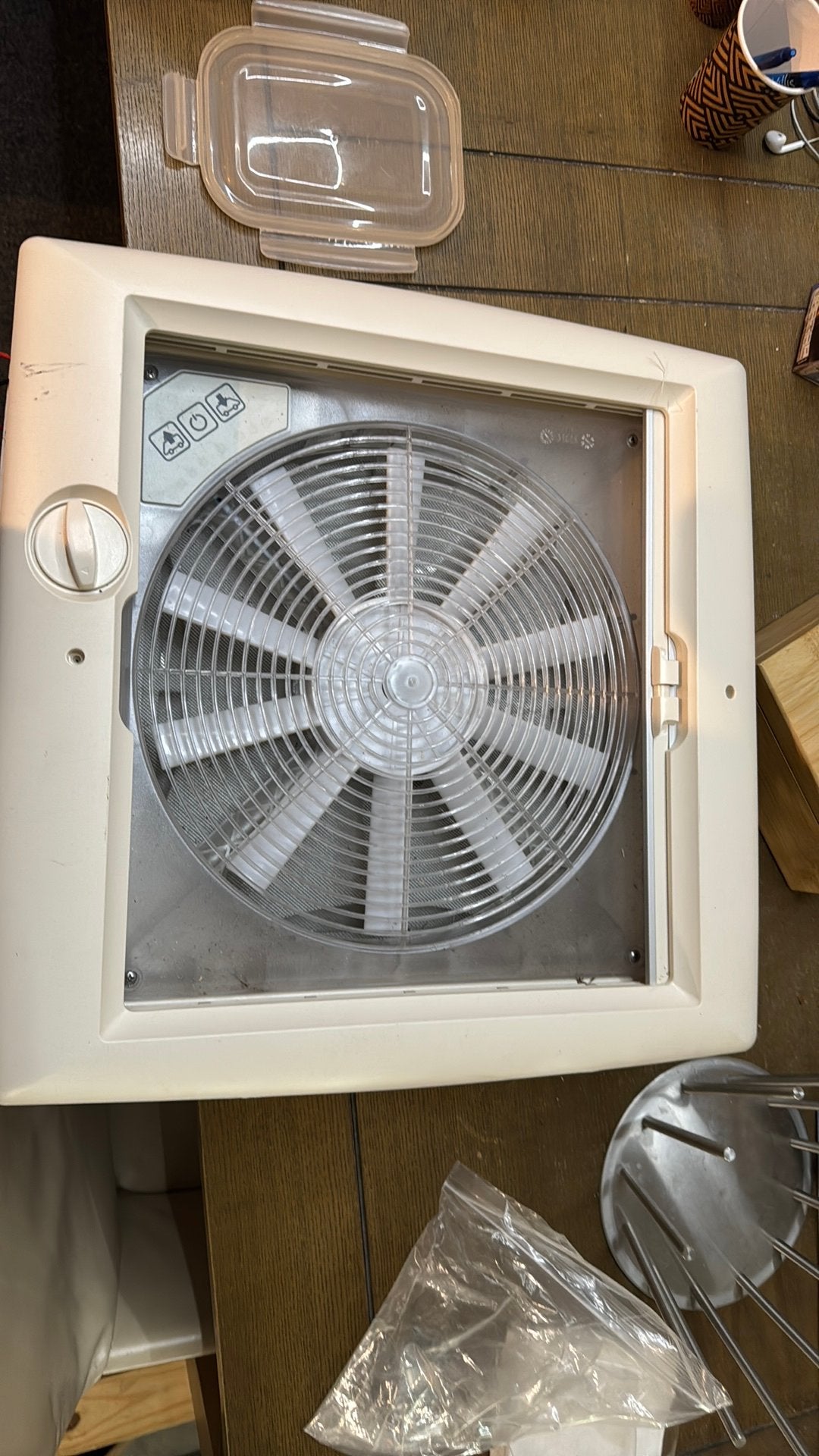 Dakventilator 12v. Gatmaat 40x40, Ophalen, Gebruikt