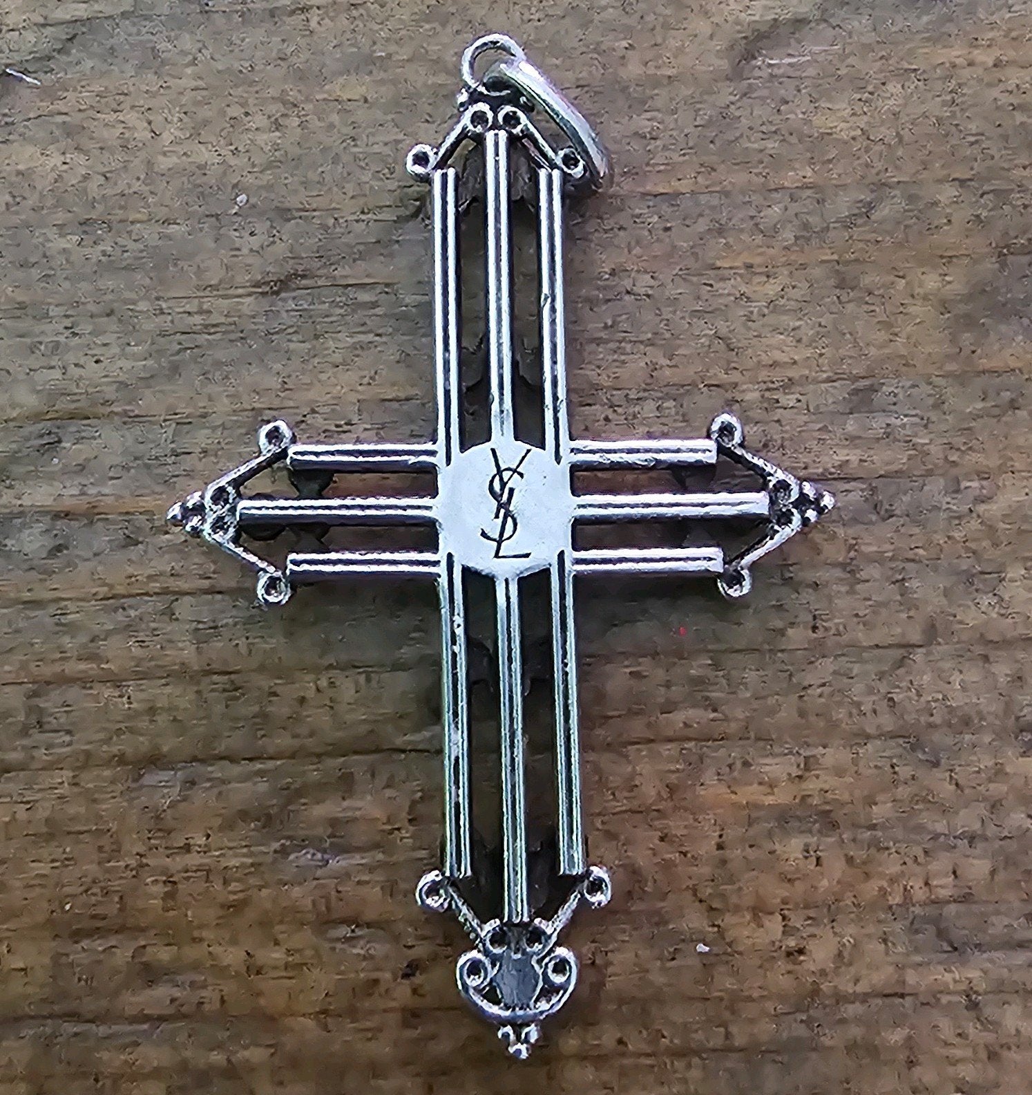 Ysl zilveren kruisje, Ophalen of Verzenden, Zo goed als nieuw, Kruis of Symbool, Zilver