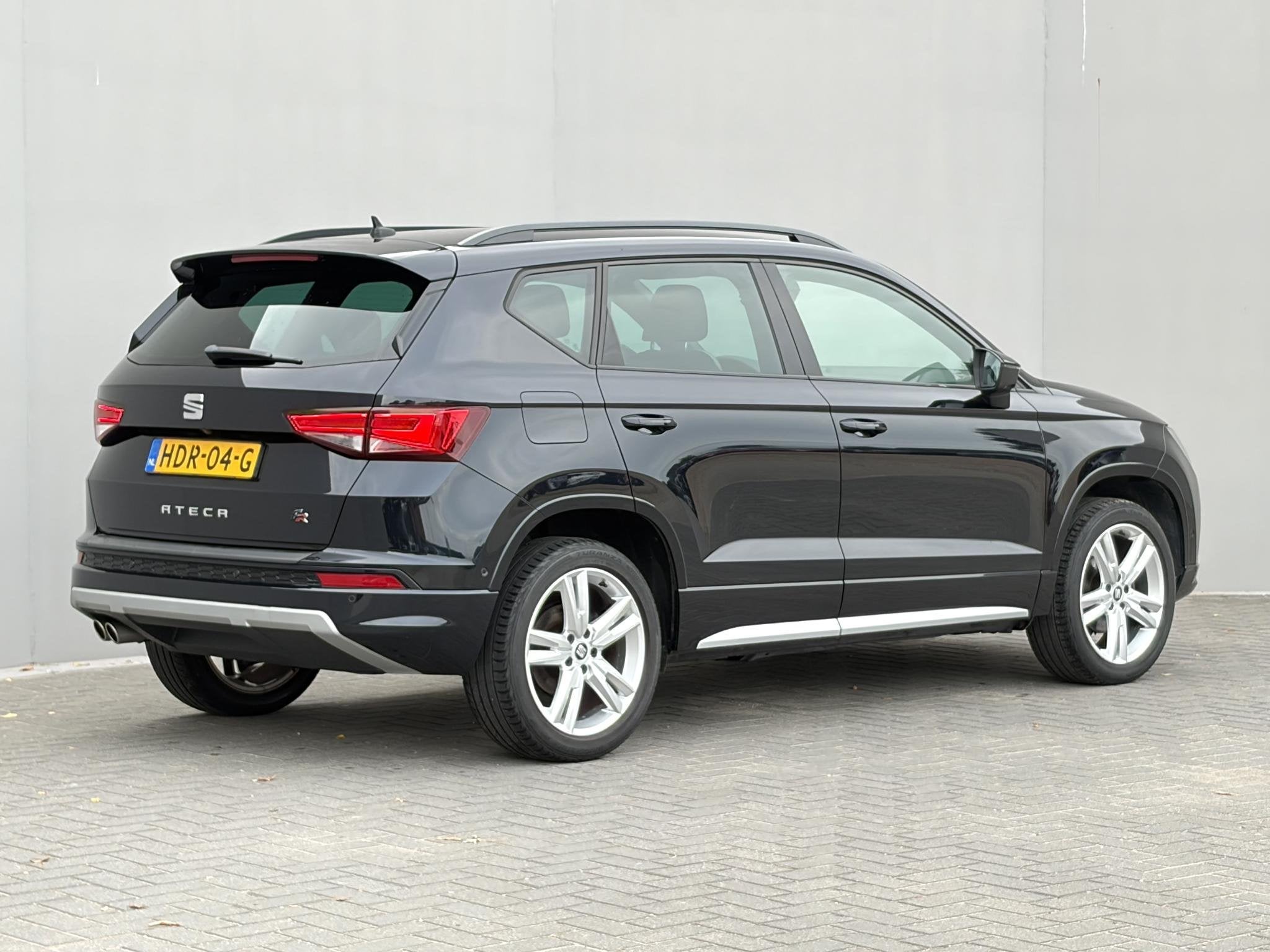 SEAT Ateca 1.5 TSI FR Business Intense / Elekt. Wegklapbare, Auto's, 4 cilinders, 150 pk, Zwart, 19 km/l