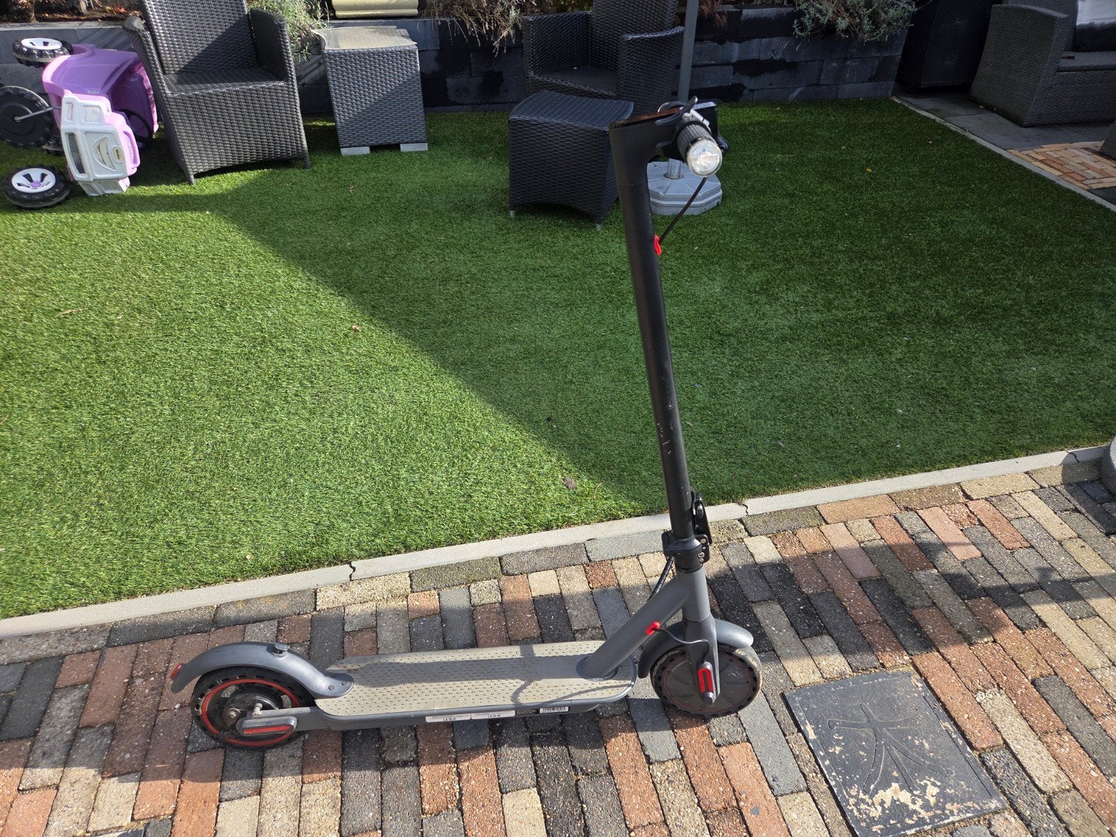 E step, Fietsen en Brommers, Ophalen, Zo goed als nieuw, Elektrische step (E-scooter)