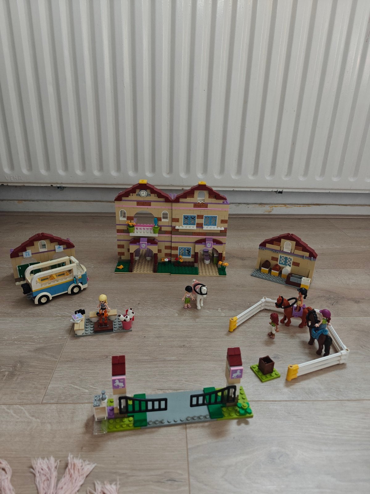 Lego Friends manege 3185 compleet, Ophalen of Verzenden, Zo goed als nieuw, Overige merken