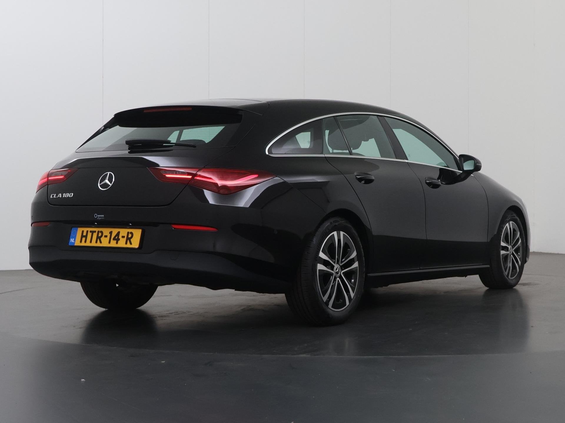 Mercedes-Benz CLA-klasse Shooting Brake 180 Star Edition | V, CLA, 136 pk, Gebruikt, 4 cilinders