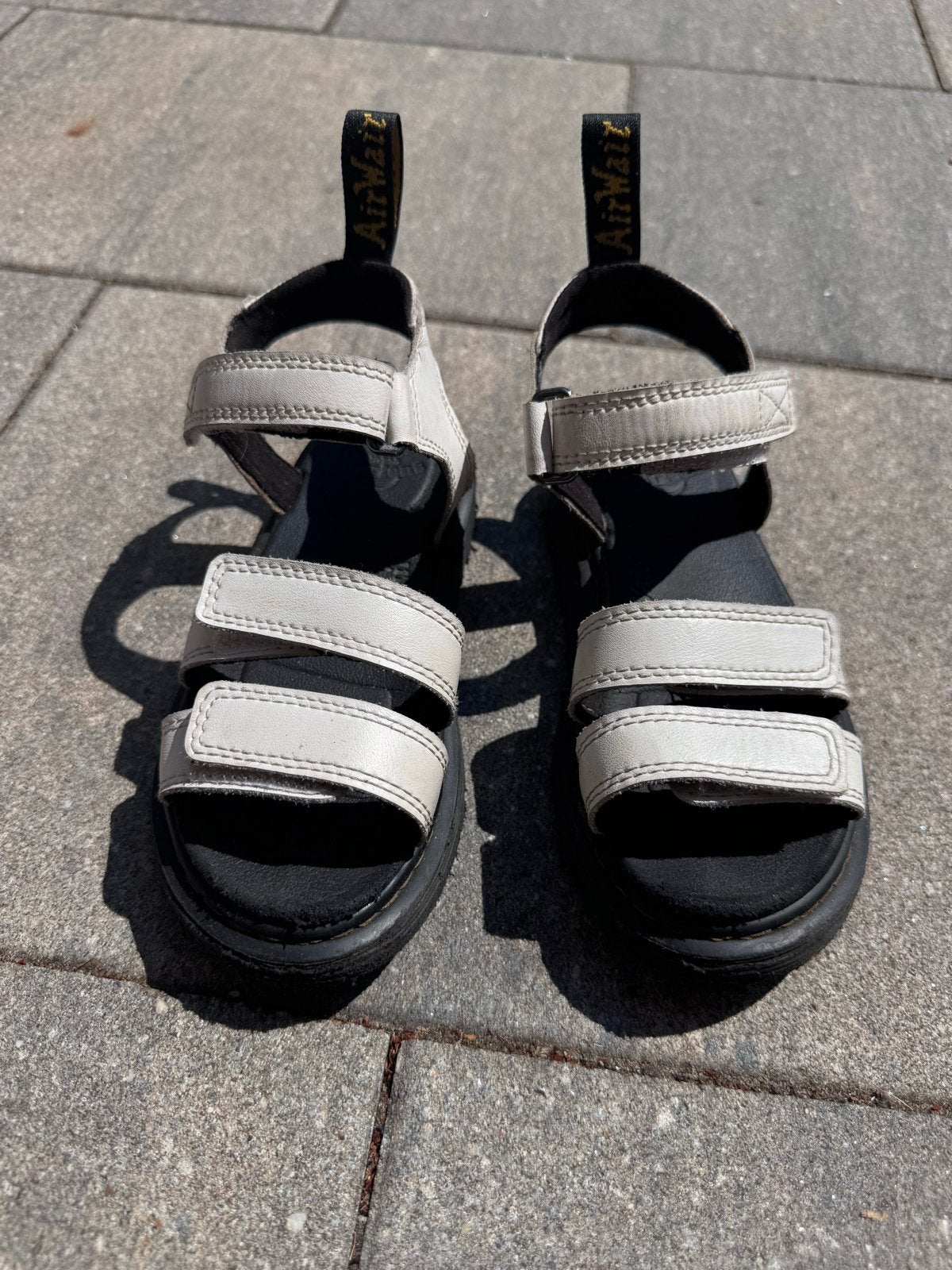 Dr. Martens sandalen wit maat 31, Ophalen, Gebruikt, Jongen of Meisje, Overige typen