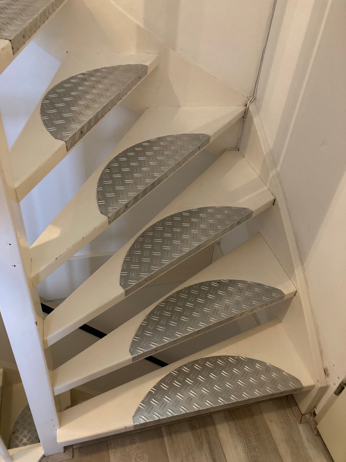 Aluminium trapmatten 24 stuks, Doe-het-zelf en Verbouw, Ophalen of Verzenden, Zo goed als nieuw