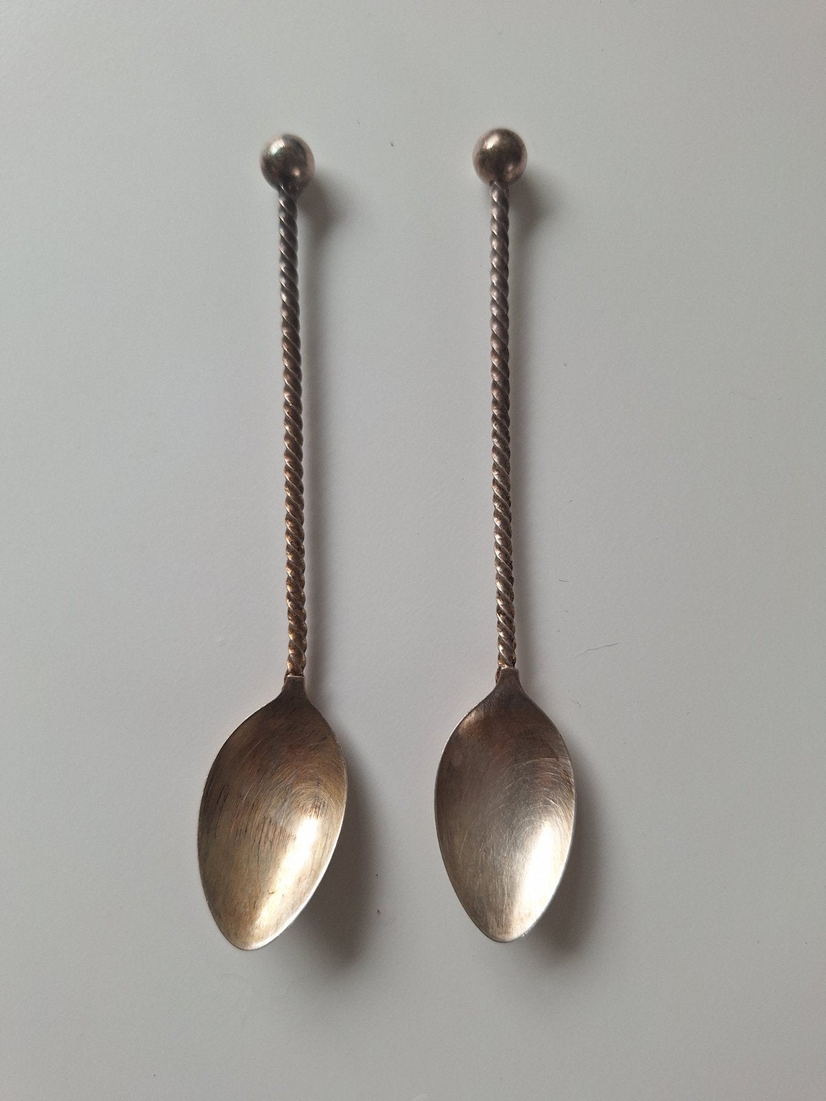 2 Douwe Egberts Stijlappel Hooijkaas lepeltjes, Ophalen, Zo goed als nieuw, Metaal, Bestek