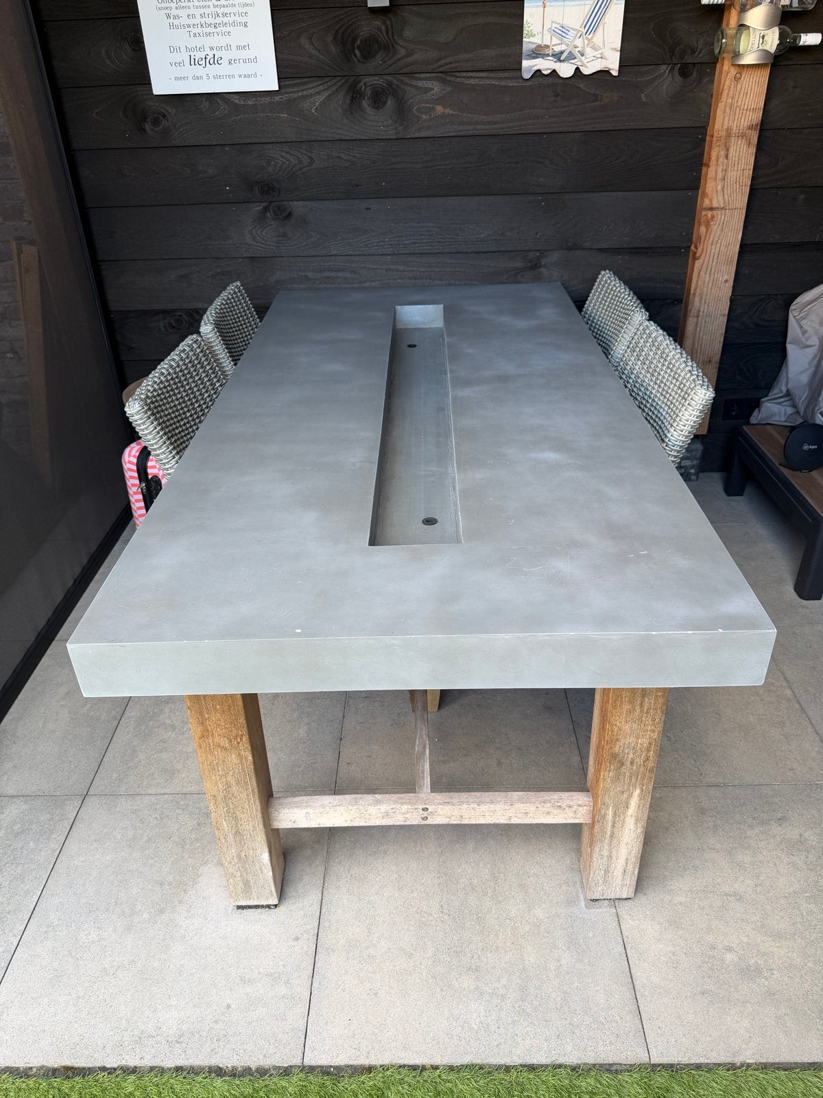 Betonnen tuintafel met houten onderstel, Ophalen, Gebruikt, Rechthoekig, Hout