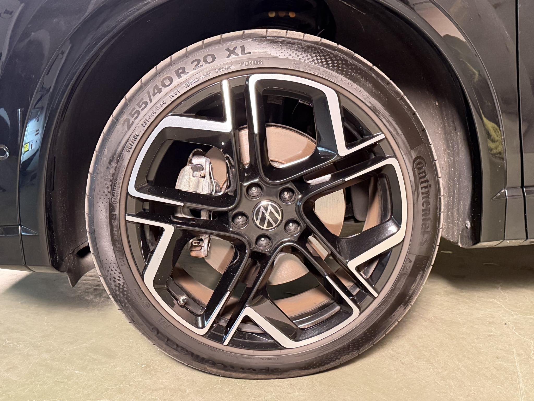 Volkswagen Tiguan 1.5 eHybrid R-Line Edition Full options l, Auto's, 4 cilinders, 2000 kg, 150 min, Zwart