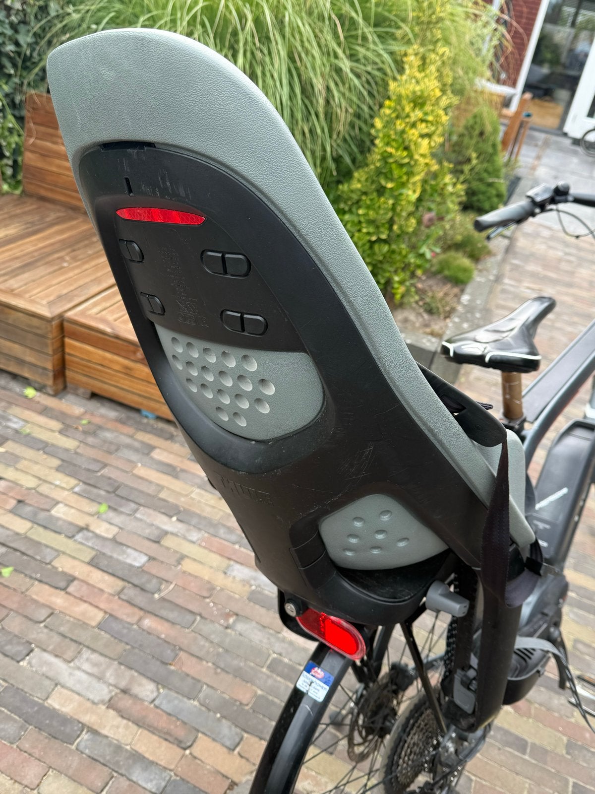 Thule Yepp Maxi Achterzitje - Gebruikt, Fietsen en Brommers, Fietsaccessoires | Fietsstoeltjes, Ophalen, Achterzitje, 9 t/m 36 kg
