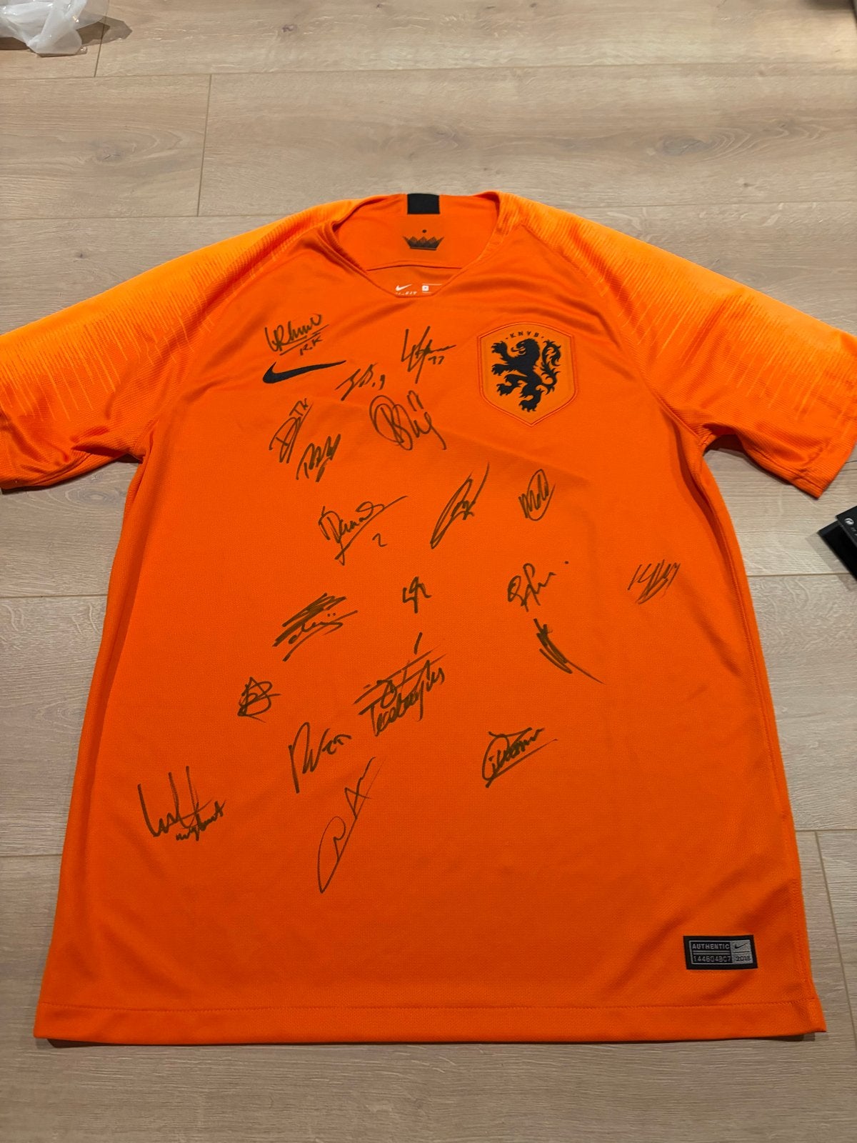 Gesigneerd Oranje shirt - Nederlands Elftal, Verzamelen, Ophalen of Verzenden, Nieuw, Overige sporten, Shirt