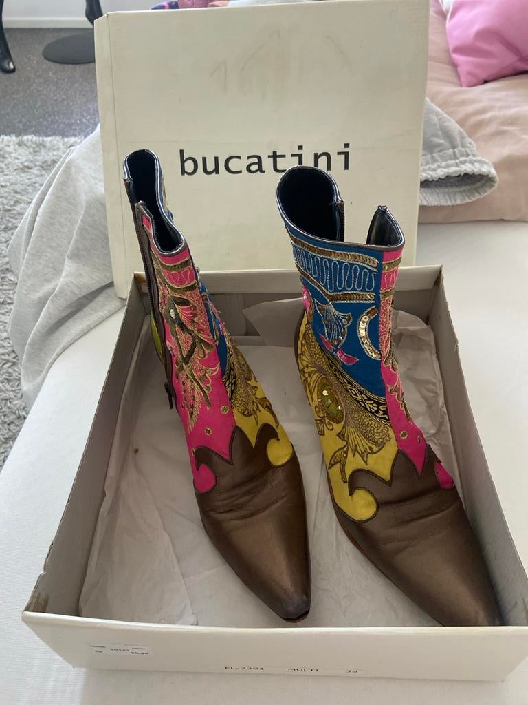 Bucatini Enkellaarzen - Kleurrijk en Uniek, Ophalen of Verzenden, Zo goed als nieuw, Overige kleuren, Lage of Enkellaarzen