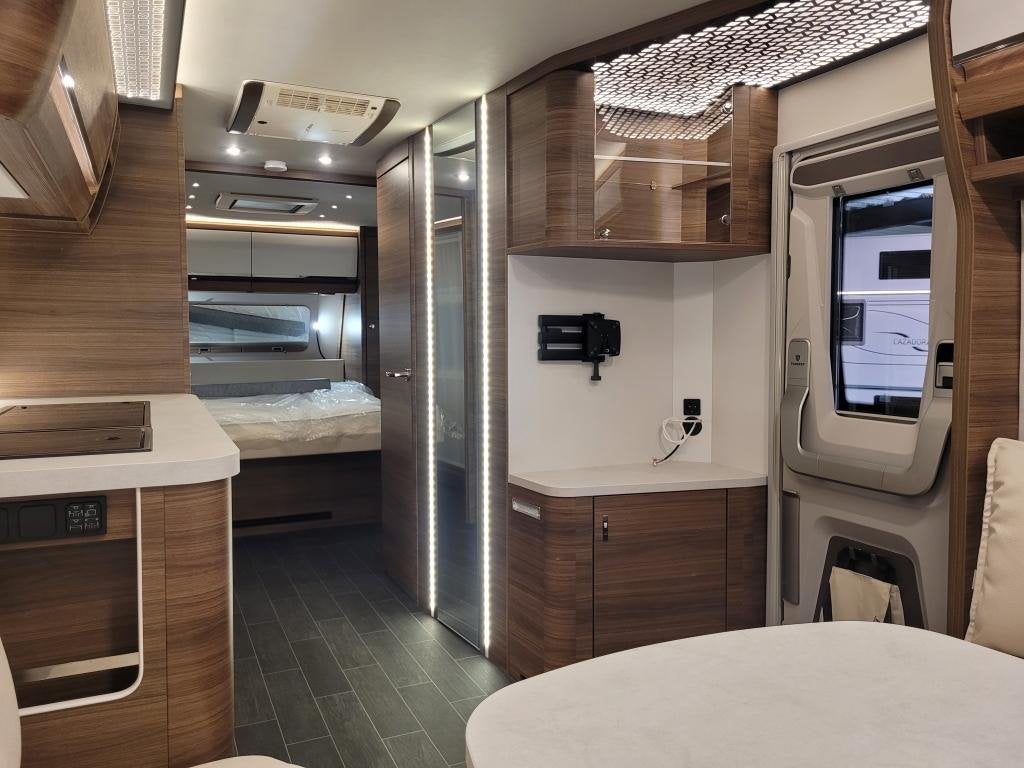 Tabbert Puccini 685 DF, Caravans en Kamperen, Rondzit, Tabbert, Bedrijf, Serviceluik