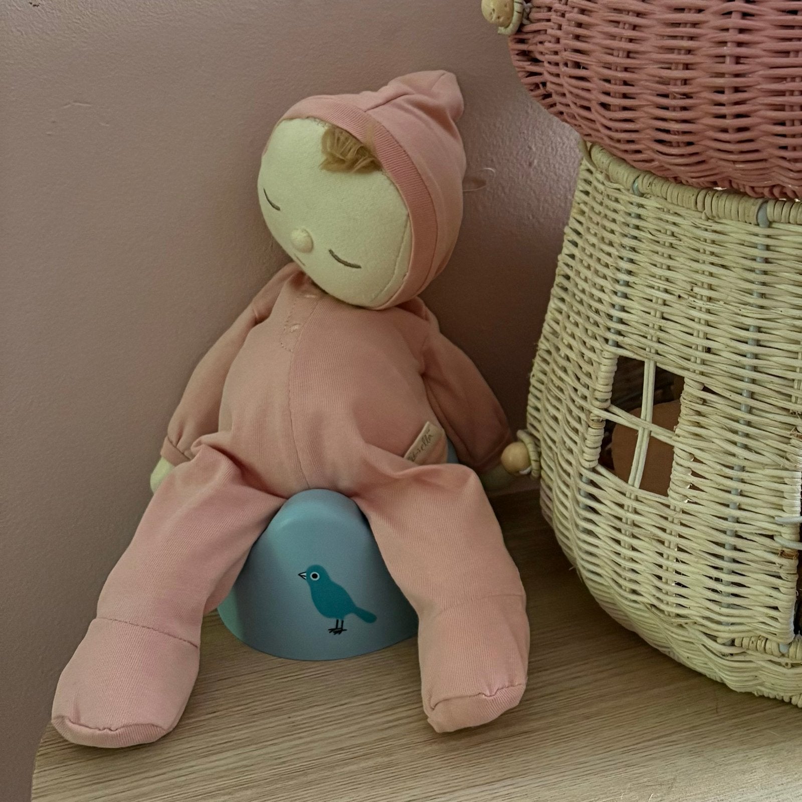 Olli ella roze babypop met mutsje katoen, Ophalen of Verzenden, Zo goed als nieuw, Babypop