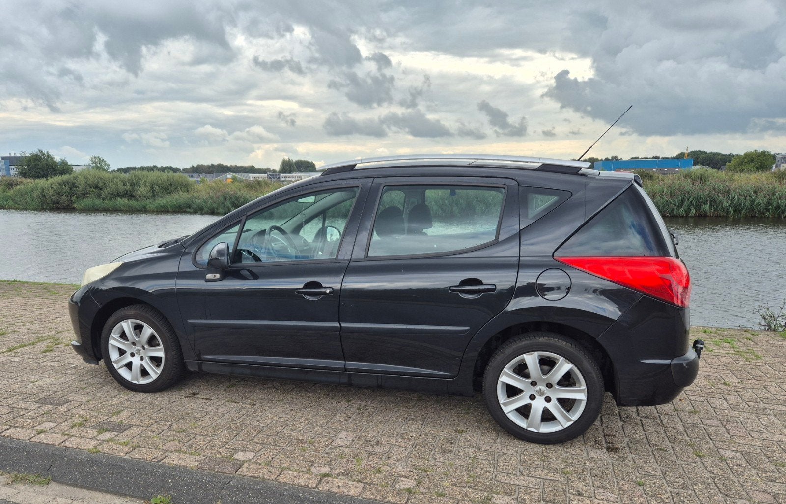 Peugeot 207 1.6 16V SW Outdoor 2008 Zwart(NIEUWE APK ), Voorwielaandrijving, 4 cilinders, Zwart, Stationwagon