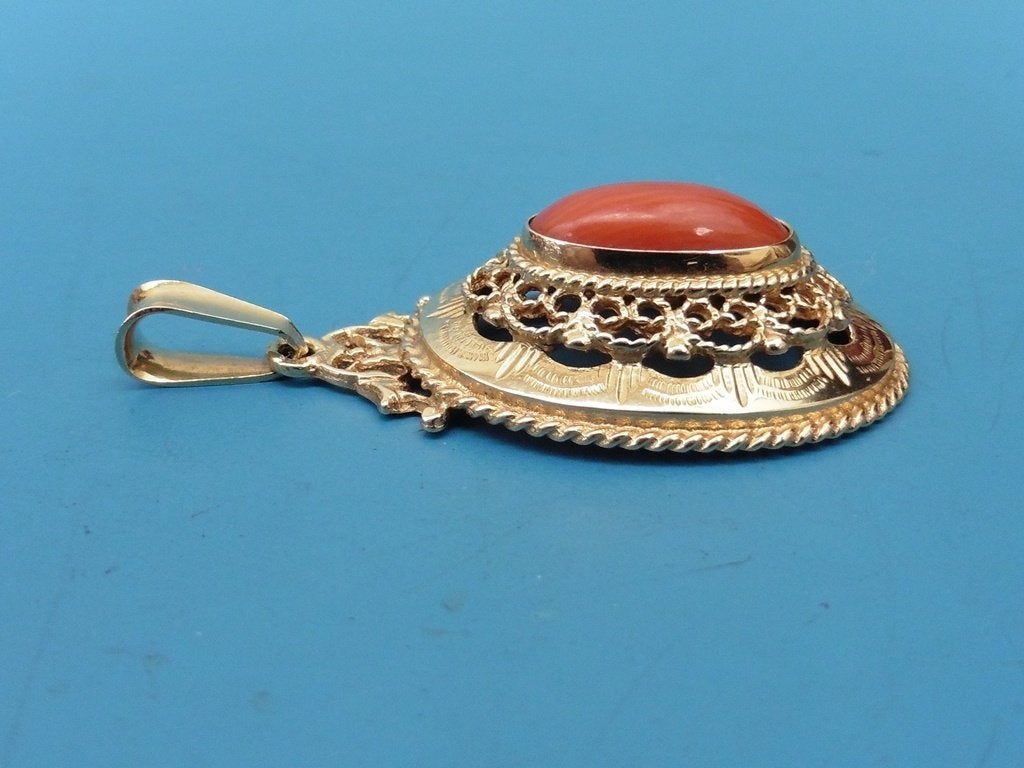 Gouden hanger met bloedkoraal                           G108, Sieraden, Tassen en Uiterlijk, Gebruikt, Overige voorstellingen