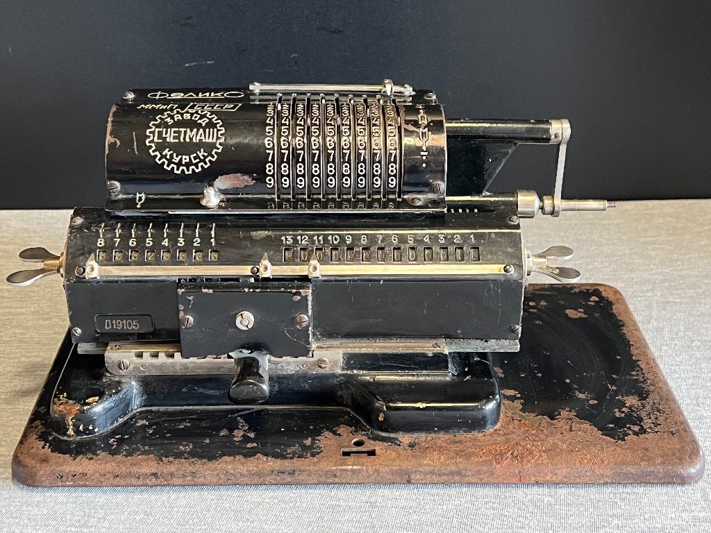 Mechanische Rekenmachine Sovjet Unie CCCP 19105, Antiek en Kunst, Ophalen of Verzenden