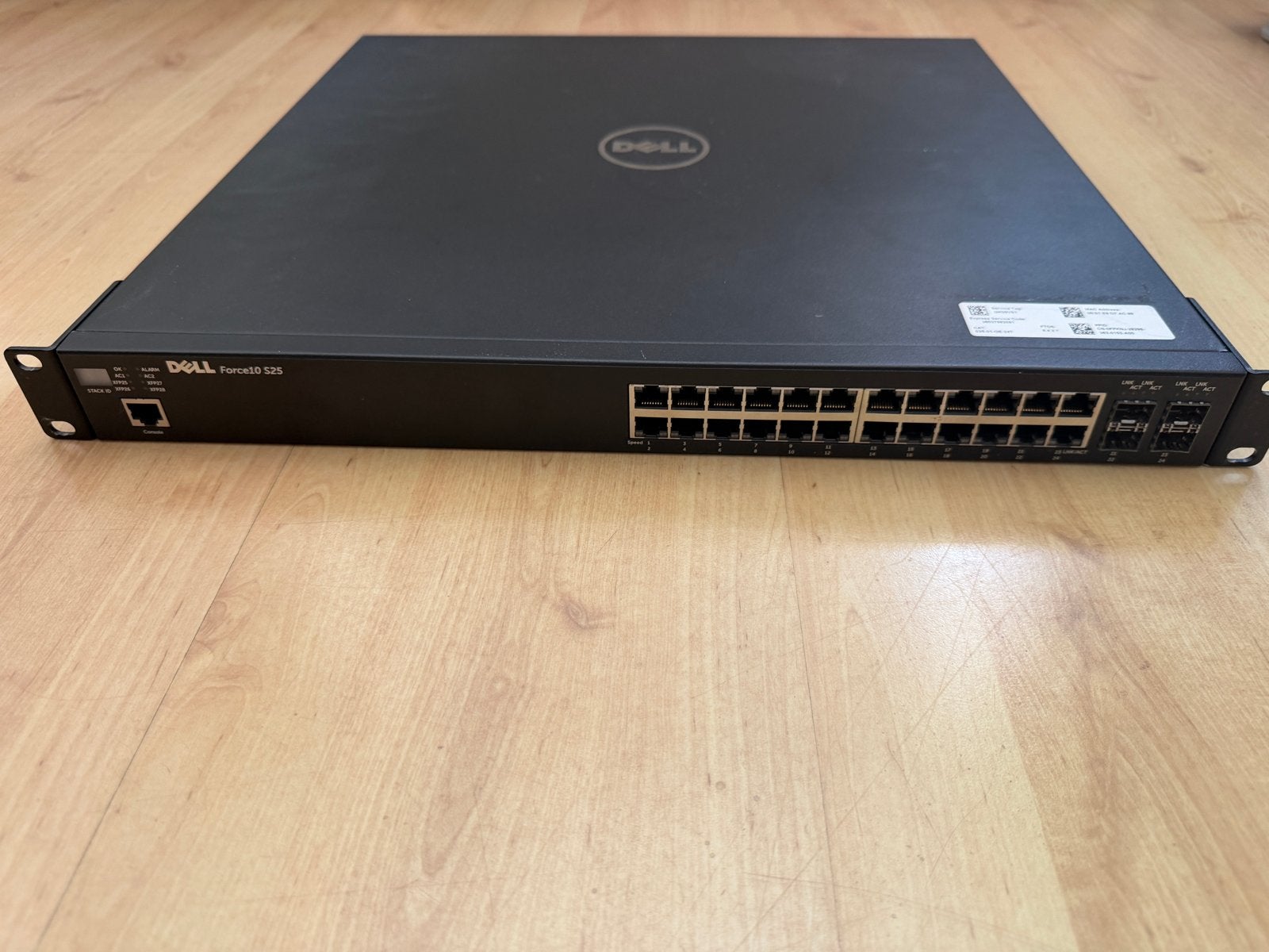 Dell Force10 S25-01-GE-24T Netwerk Switch, Computers en Software, Netwerk switches, Ophalen of Verzenden, Gebruikt