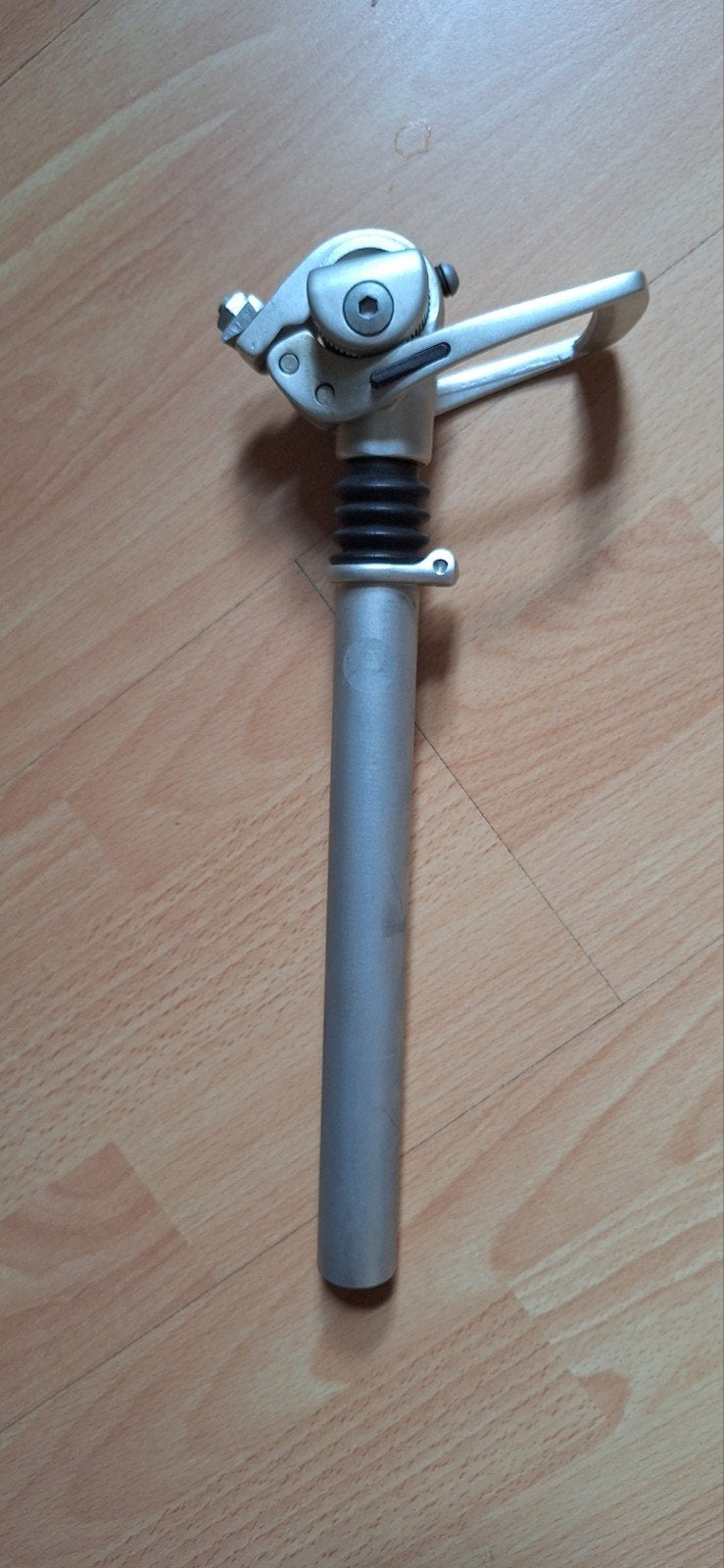 Zadelpen 27,2 mm - Deze is gereedschaploos verstelbaar., Fietsen en Brommers, Fietsonderdelen, Ophalen of Verzenden, Gebruikt