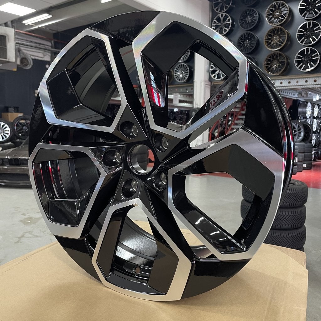 18" velgen passen op Skoda Octavia RS Evt + banden, Niet ingevuld, 18 inch, Velg(en), Niet ingevuld