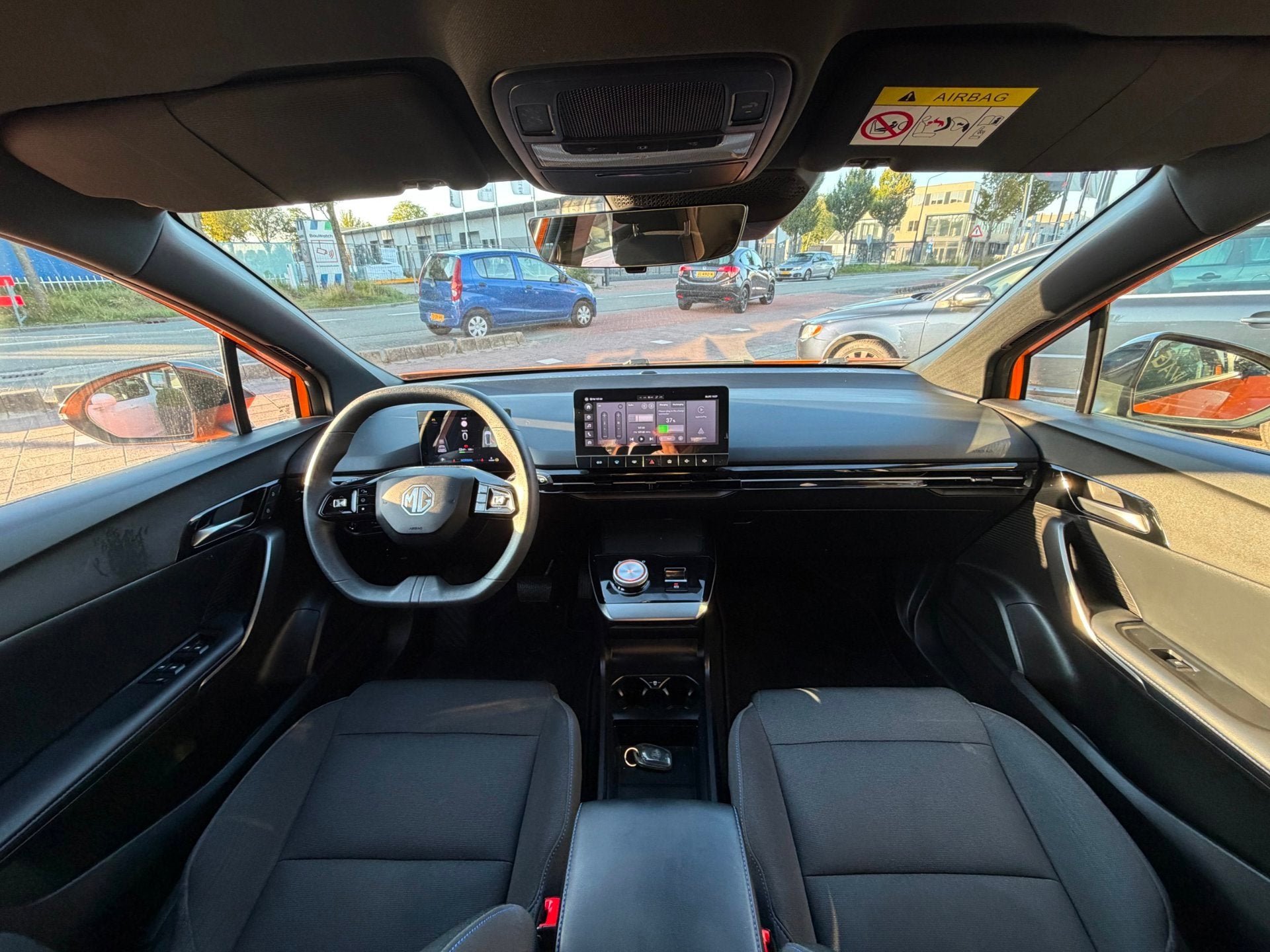 MG MG4 Electric Standard 51 kWh AUT|Clima|ACC|Carplay!, Auto's, Automaat, 12 maanden, Overige kleuren, Grijs