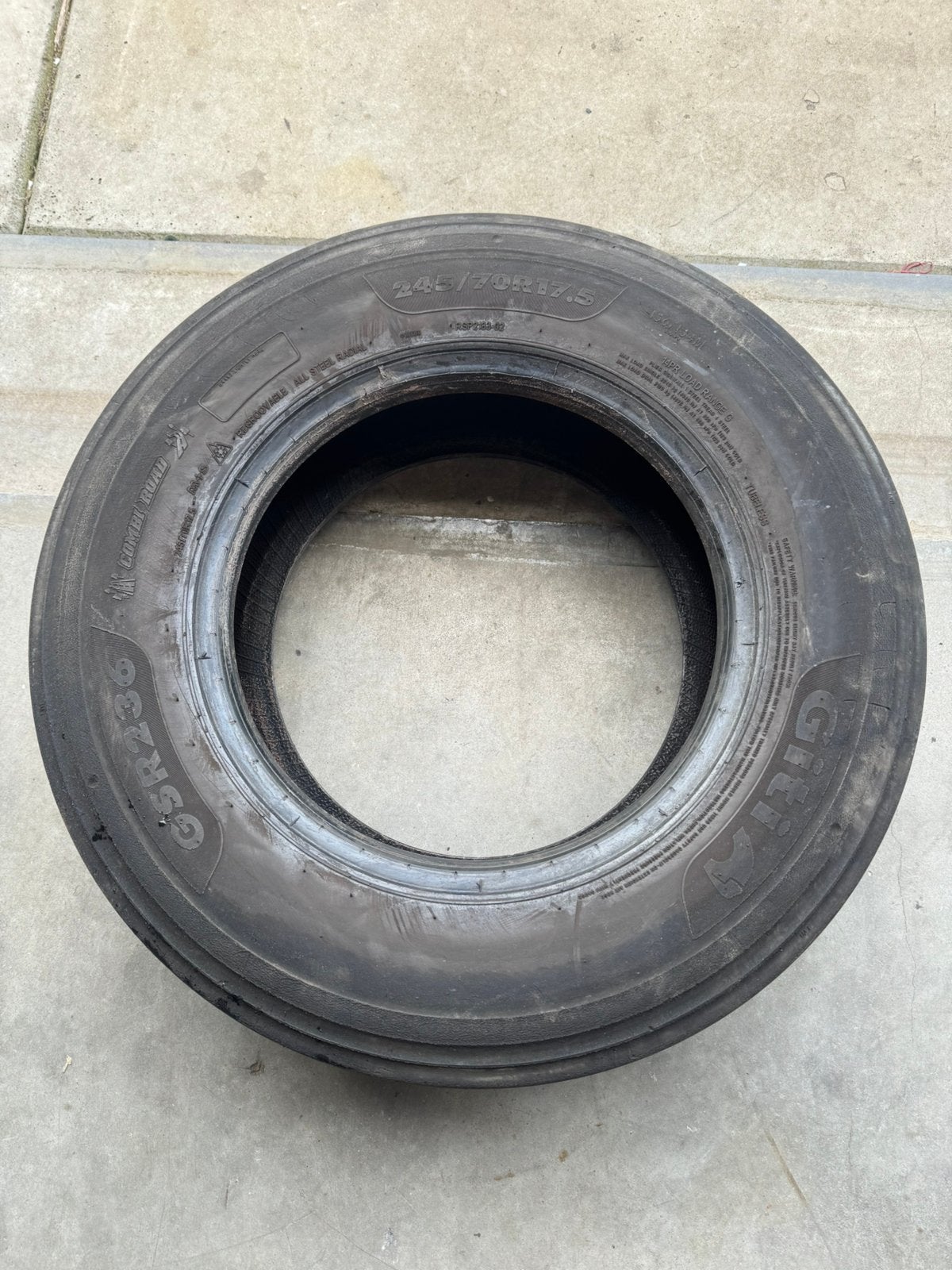 Vrachtwagen band 245/70R17.5, Auto-onderdelen, Vrachtwagen-onderdelen, Overige merken, Gebruikt, Giti, Ophalen of Verzenden