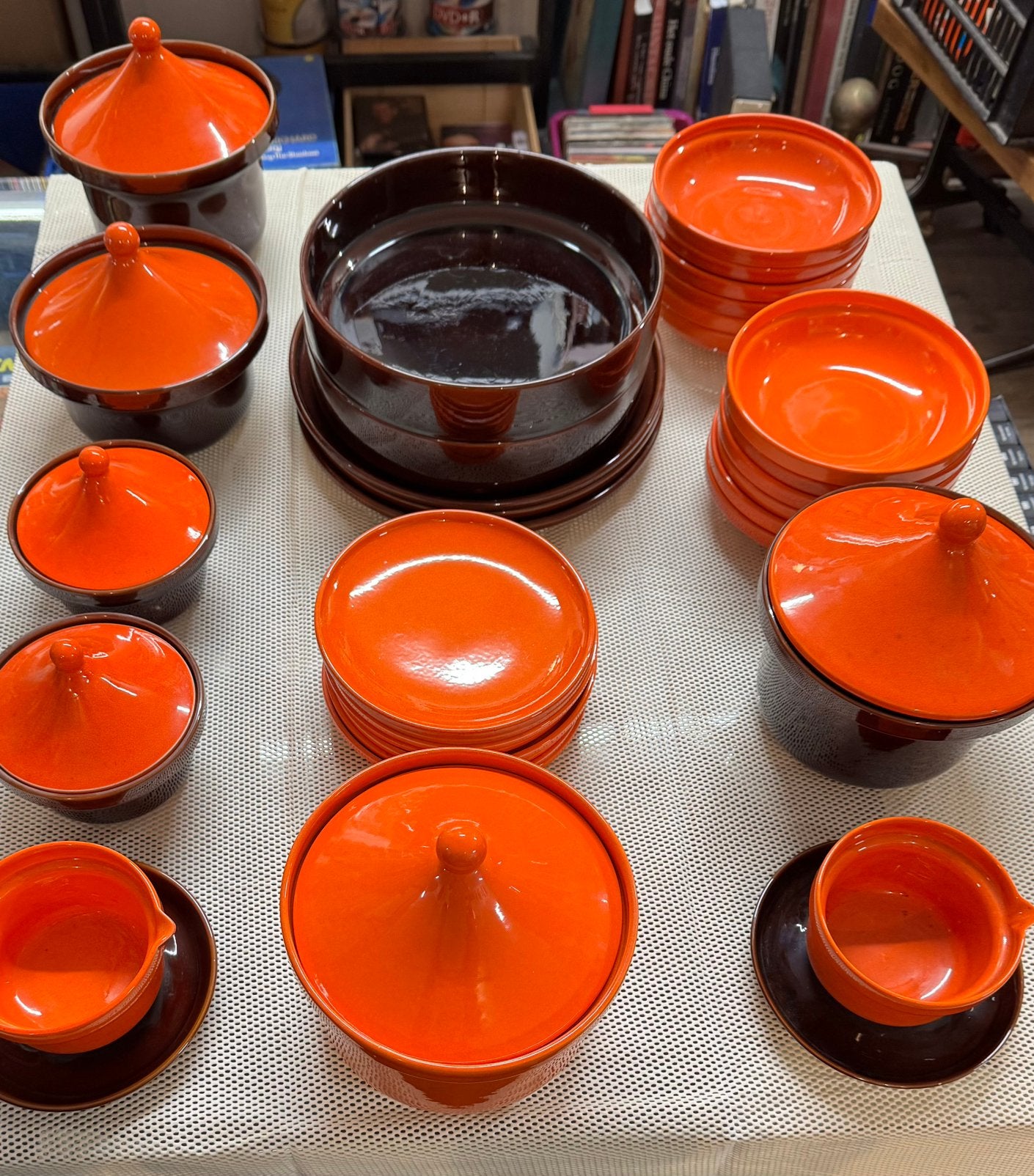 Vintage Huizen Aardewerk servies 30 delen oranje bruin, Ophalen