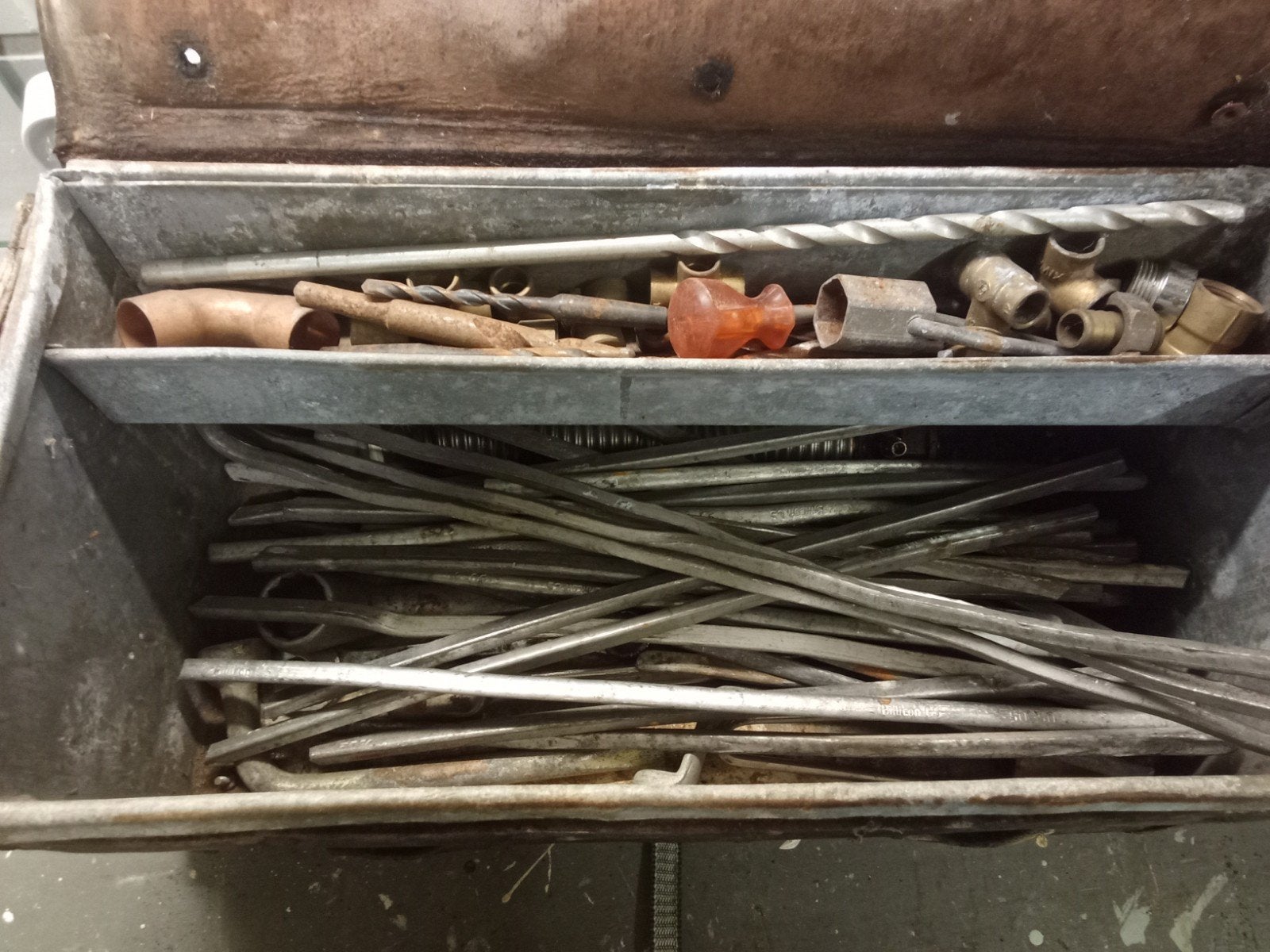 gereedschap ,lood en zink+ gereedschap kist, Ophalen