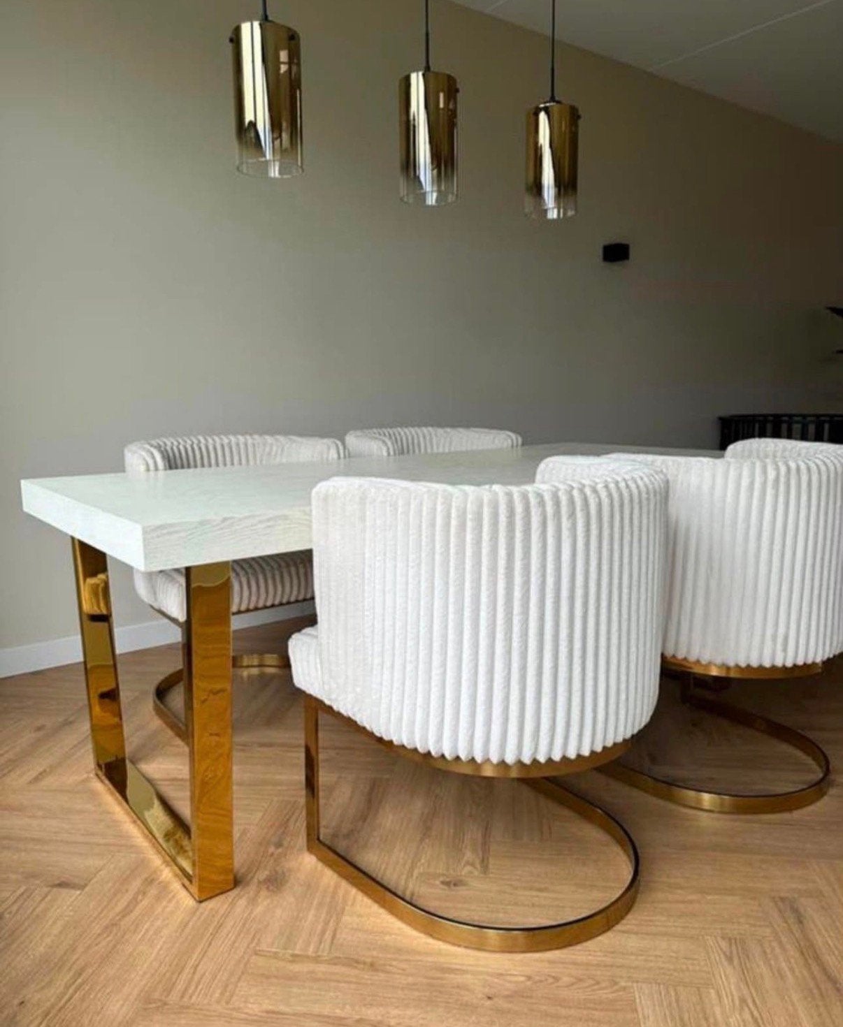 Complete luxe Eetkamerset, hotel chique , velvet, 4 stoelen, Ophalen, Zo goed als nieuw, Chique, 4 tot 6 stoelen