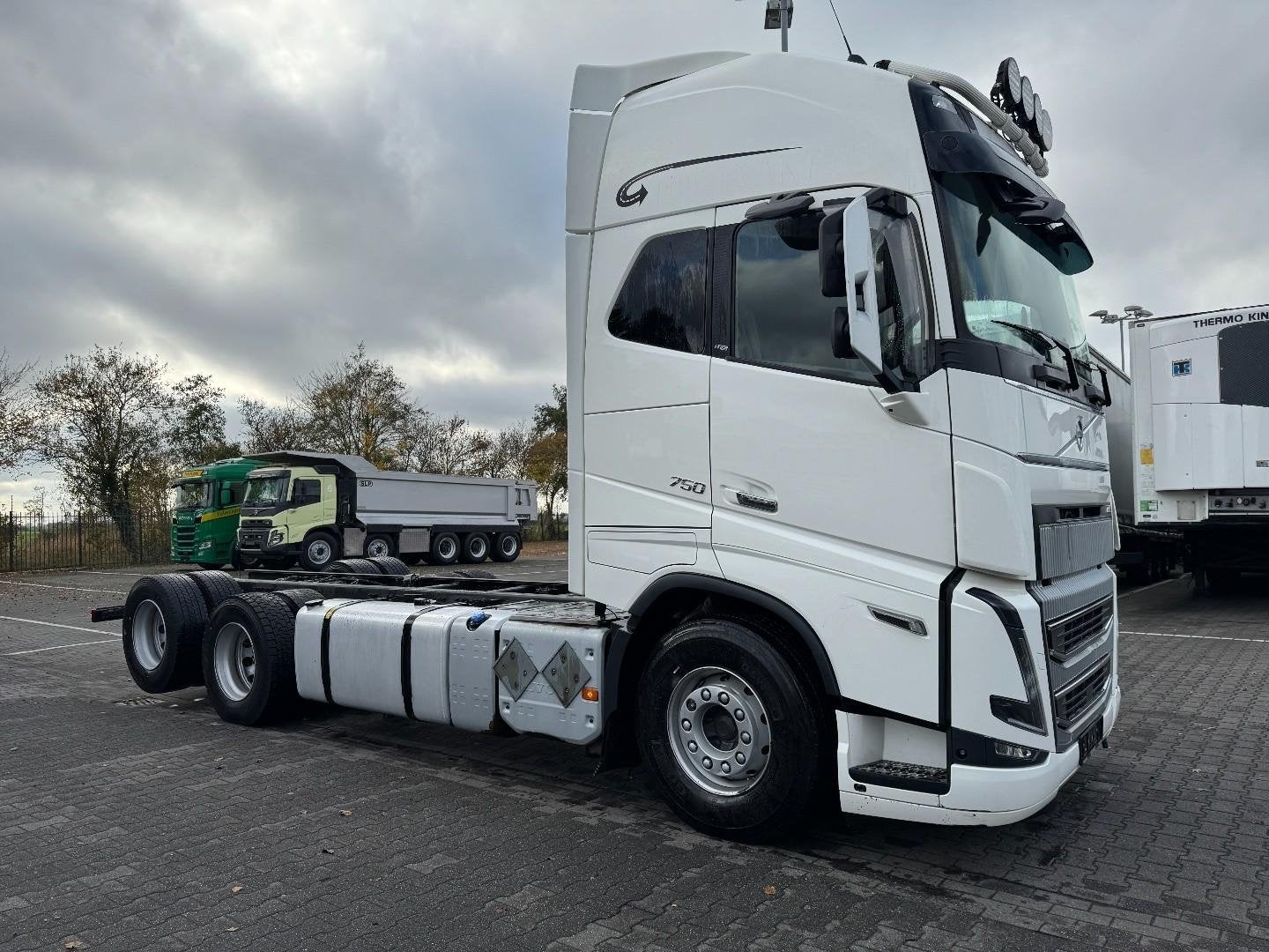 Volvo FH750 NEW FACE,6X4 TANDEMLIFT ,RETARDER,FULL SPEC ! HT, Auto's, Automaat, Euro 6, Wit, Leder
