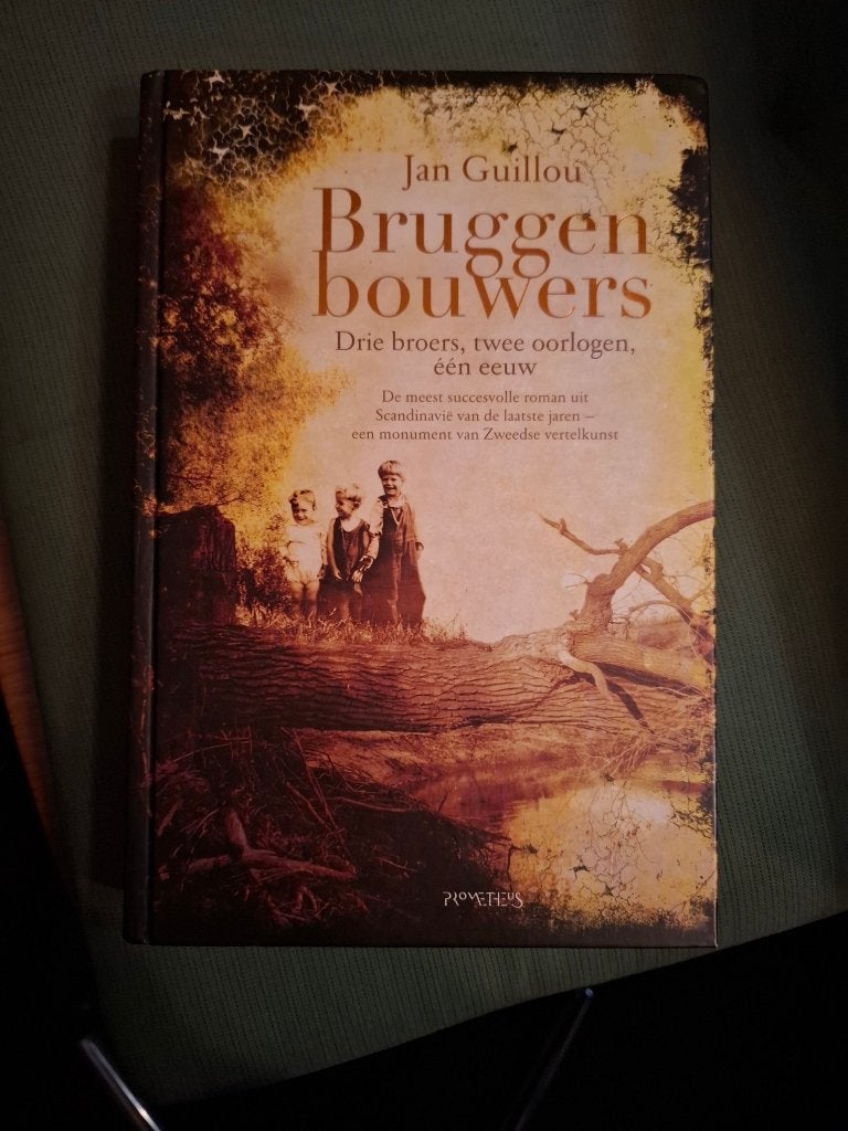 Bruggenbouwers - Jan Guillou, Boeken, Gelezen, Europa overig, Jan Guillou, Ophalen of Verzenden