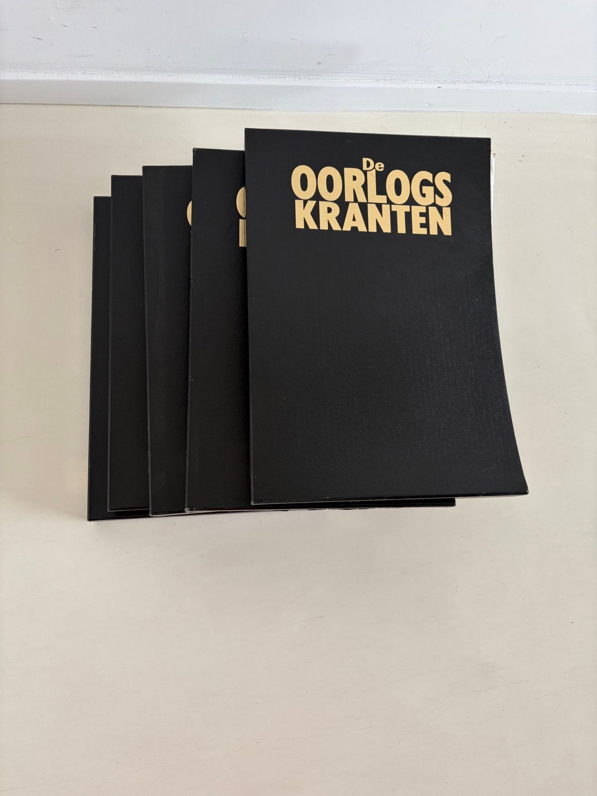 De Oorlogskranten - Complete set in goede staat, Boeken, Ophalen of Verzenden, Tweede Wereldoorlog, Zo goed als nieuw, Algemeen
