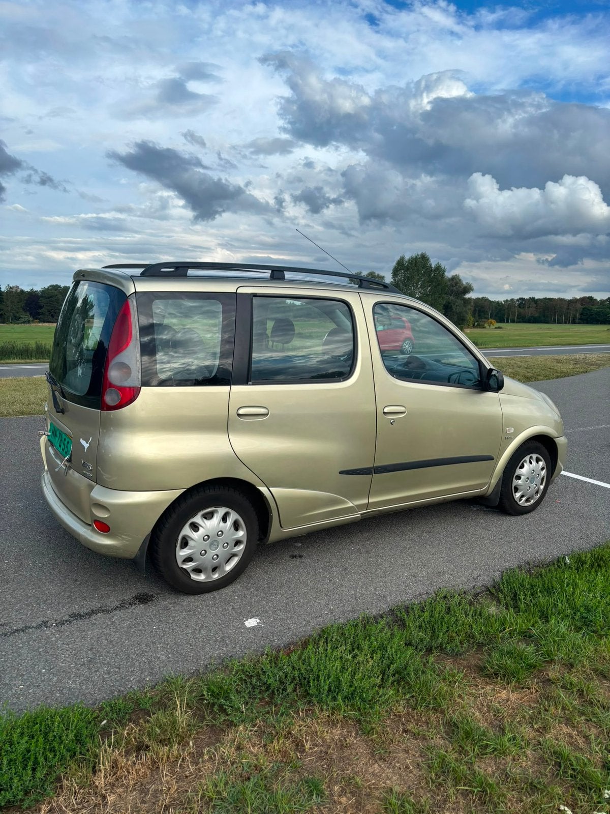 Toyota Yaris Verso 1.3 16V Vvti Linea SOL 2001 Beige, Auto's, Voorwielaandrijving, 1299 cc, 15 km/l, 40 €/maand