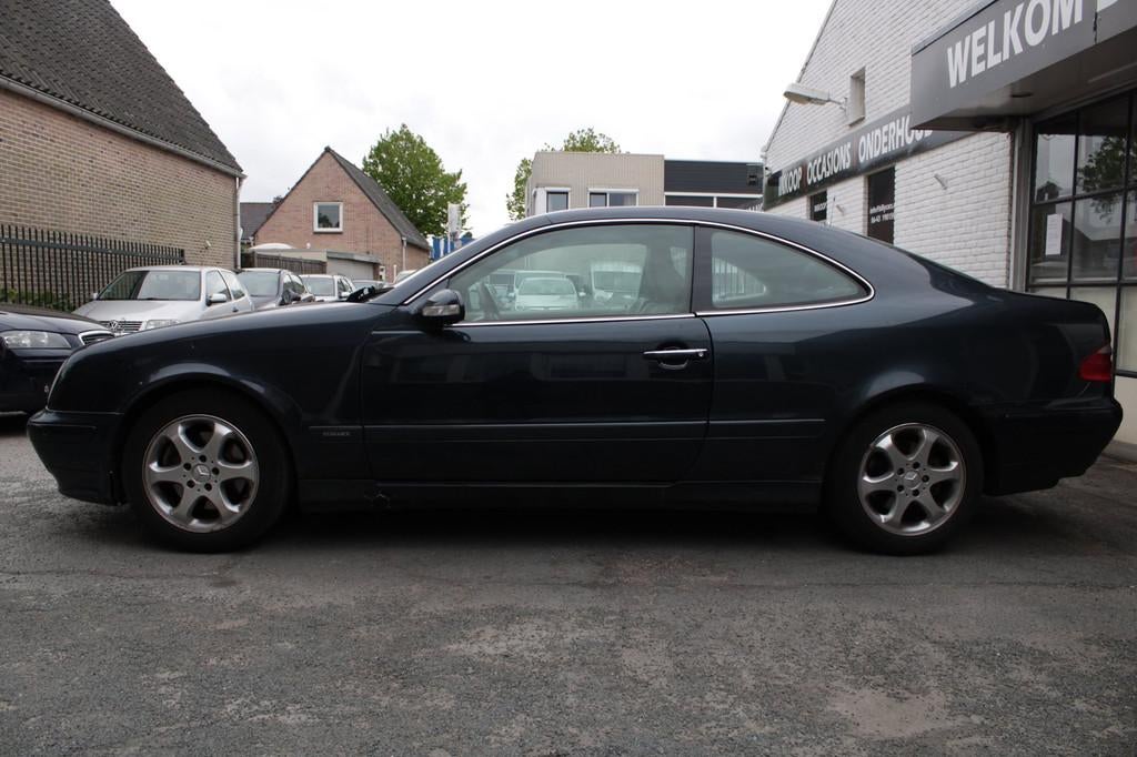 Mercedes-Benz CLK-klasse Coupé 320 Elegance Automaat | Airc, Auto's, 745 kg, Achterwielaandrijving, Gebruikt, Zwart