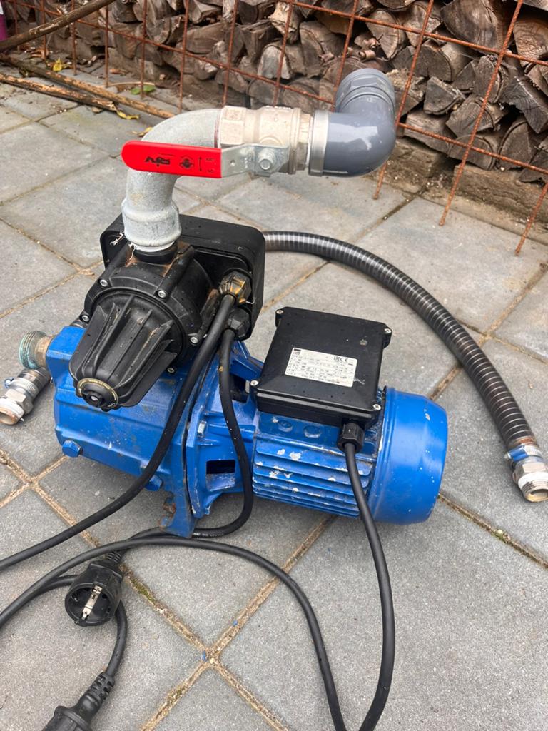 Ebara waterpomp, Tuin en Terras, Waterpompen, Zo goed als nieuw, Elektrisch, Hydrofoorpomp, Ophalen