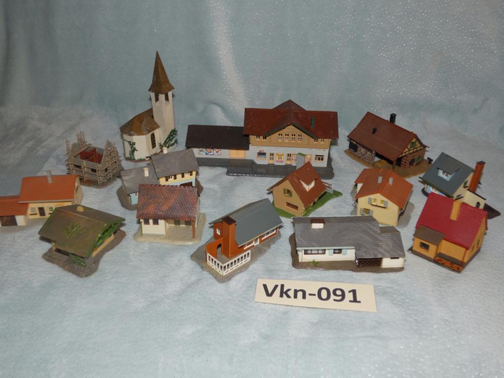 Vk-091 N Spoor Scenery Kavel Dorpje met station en kerk A, Hobby en Vrije tijd, Modeltreinen | N-Spoor, Gebruikt, Brug, Tunnel of Gebouw