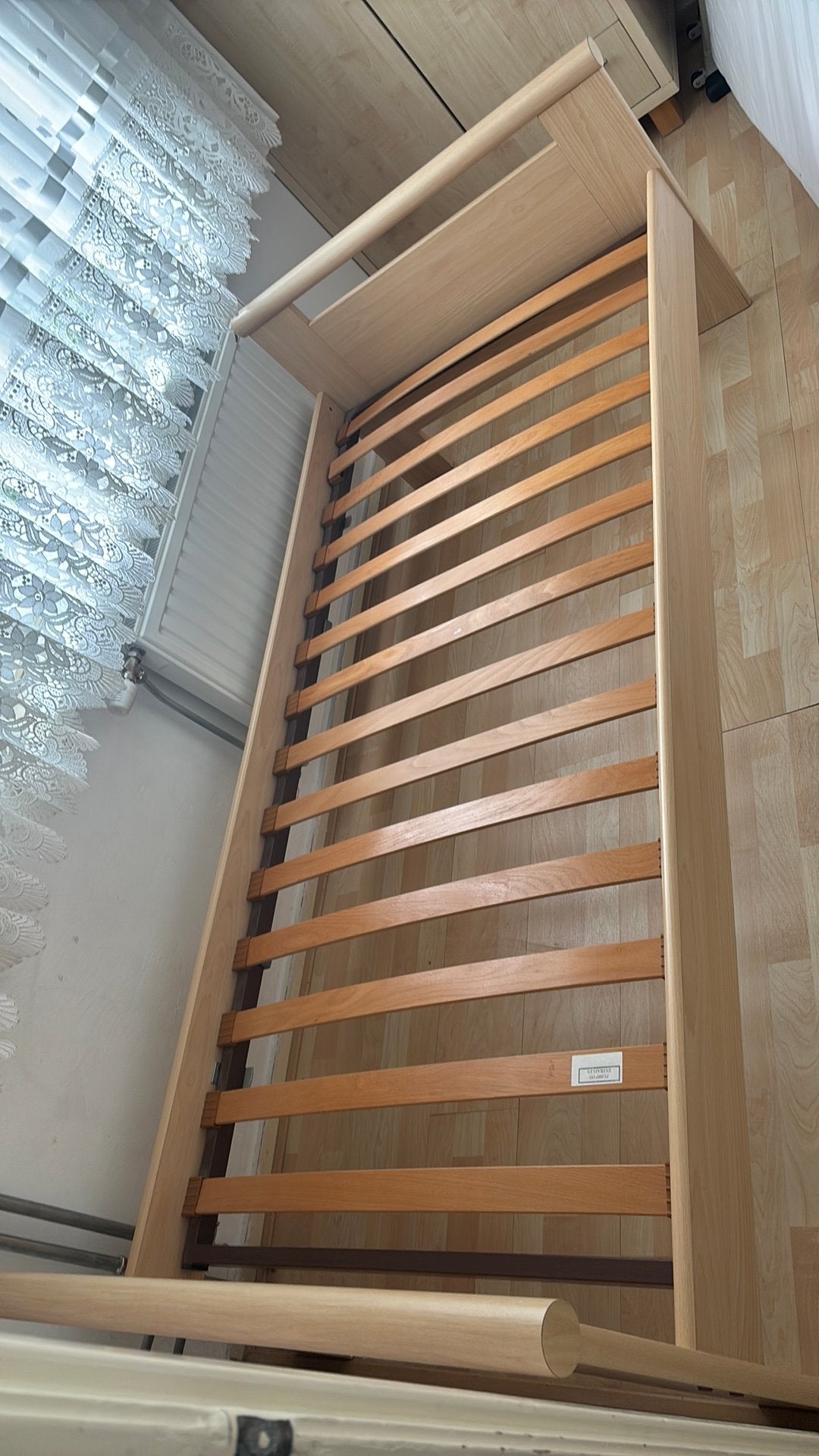 Bedframe 90x200cm inclusief lattenbodem graag bieden, Ophalen, Zo goed als nieuw, Eenpersoons, 90 cm