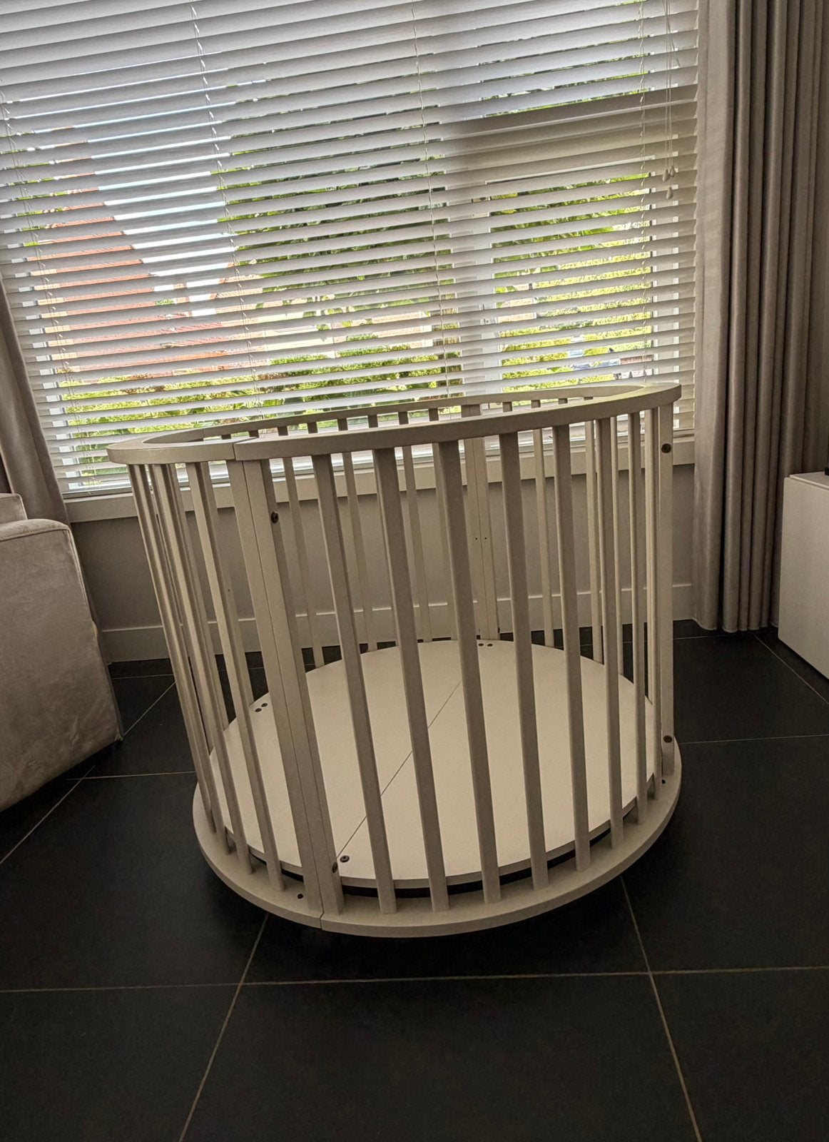 Ronde babybox, Ophalen, Zo goed als nieuw, Rond