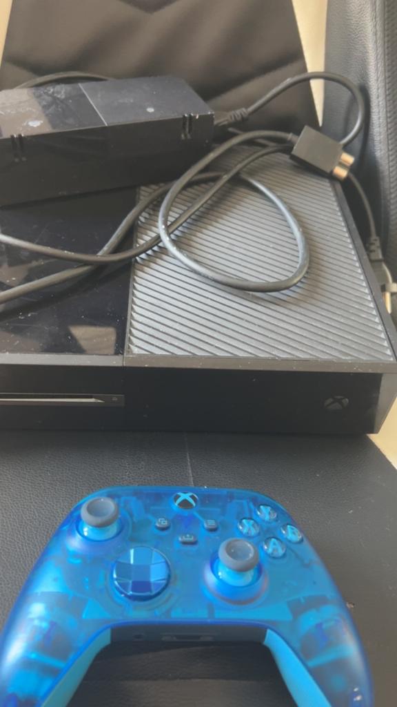 Xbox one, Spelcomputers en Games, Ophalen, Xbox One, Met 1 controller, 500 GB